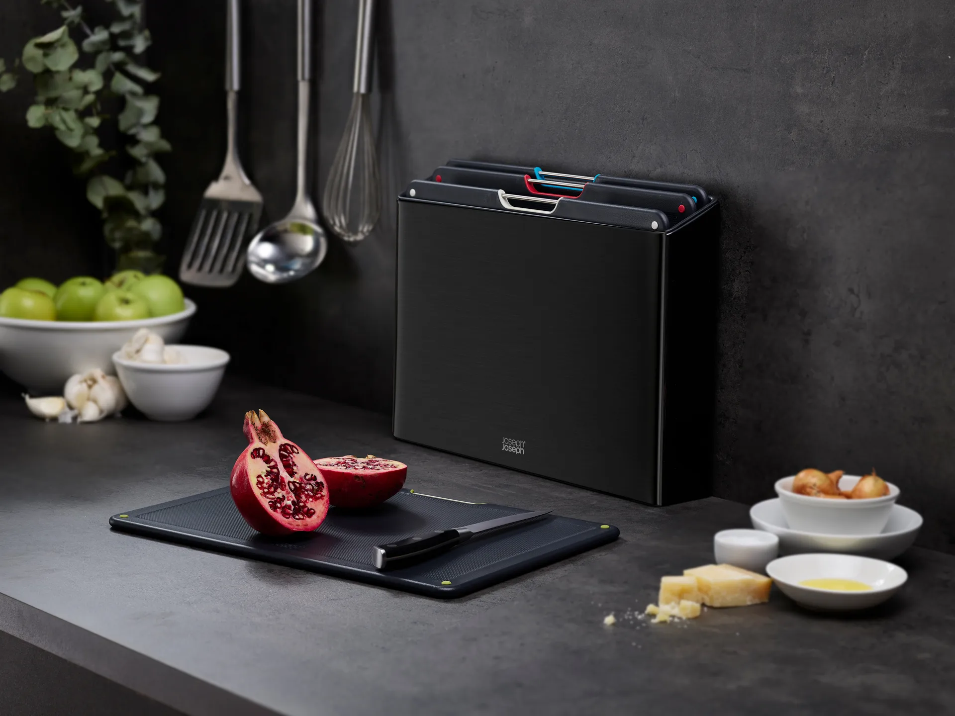 Folio steel ξύλο κοπής 4 τεμαχίων, Μάυρο Joseph Joseph