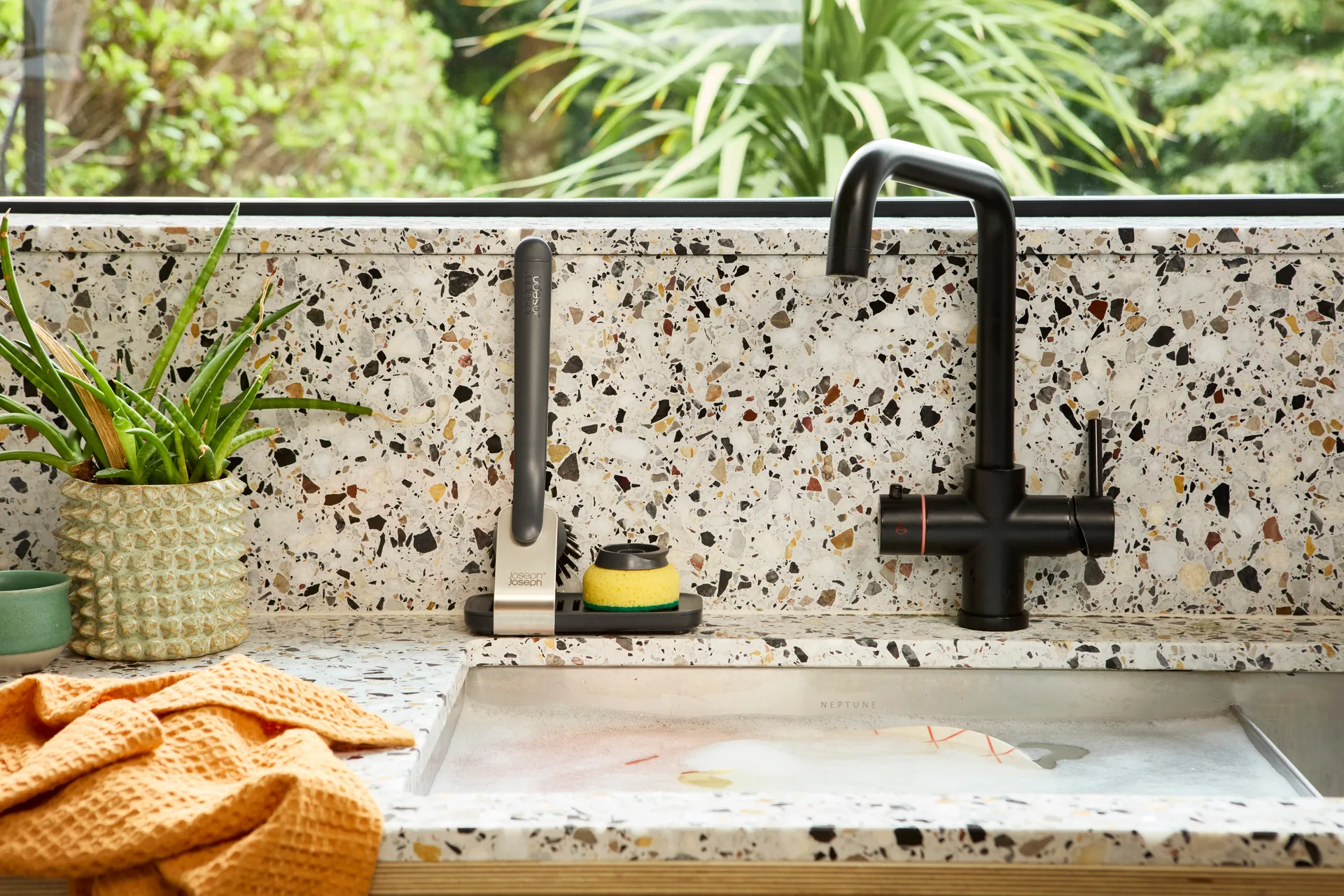 Joseph Joseph Sinktech βούρτσα πιάτων μεγάλο ατσάλινο στήριγμα, Grey Joseph Joseph