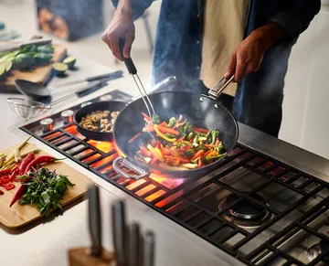 Space αντικολλητικό σκεύος Wok   - Ø32 εκ. - Joseph Joseph