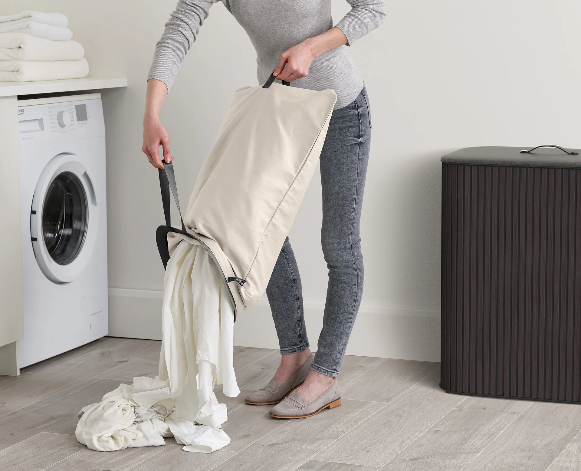 Tota Luxe καλάθι απλύτων 90 L, Black Joseph Joseph