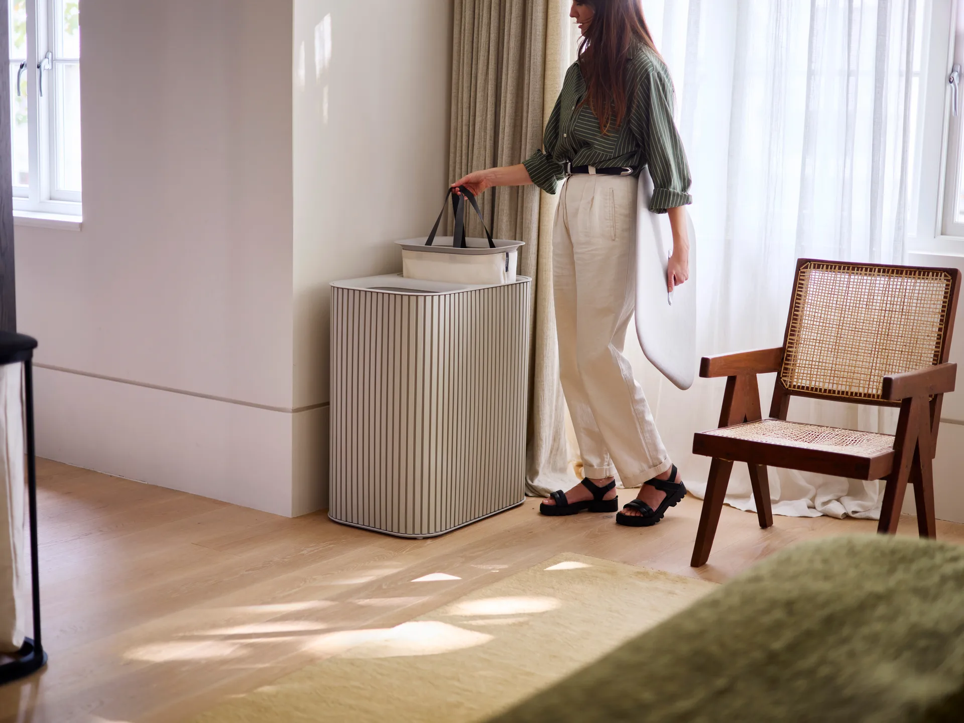 Tota Luxe καλάθι απλύτων 90 L, Ecru Joseph Joseph