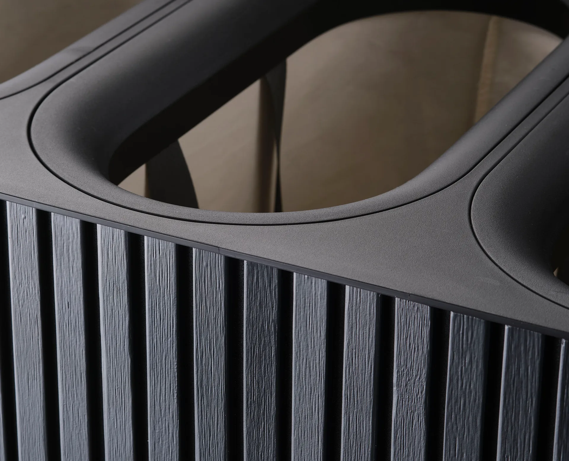 Tota Trio Luxe καλάθι απλύτων 90 L, Black Joseph Joseph