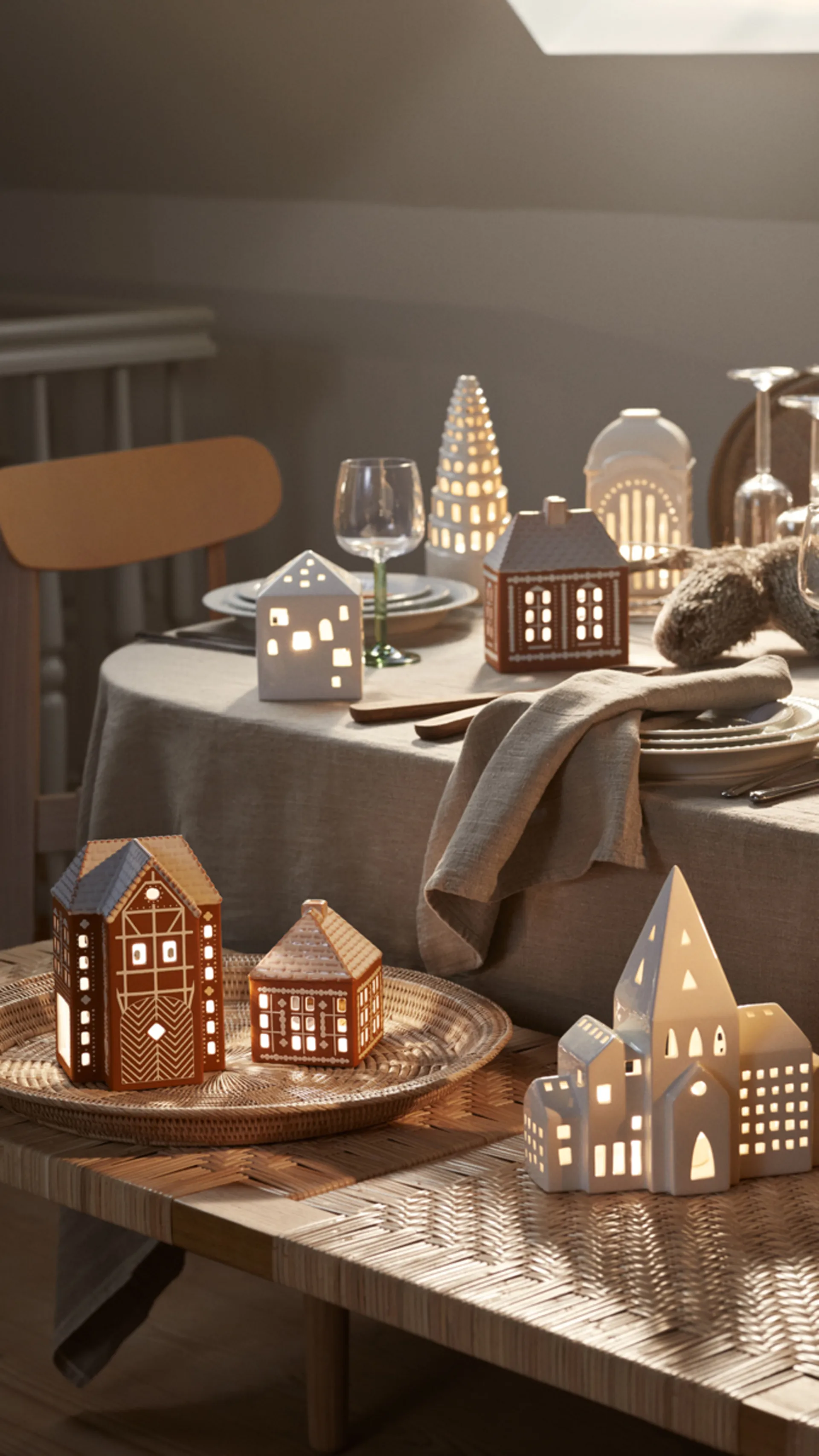 Μεγάλο φωτιστικό κεριών σε σχήμα τζιτζιρόψωμου 17 εκ, Καφέ Kähler