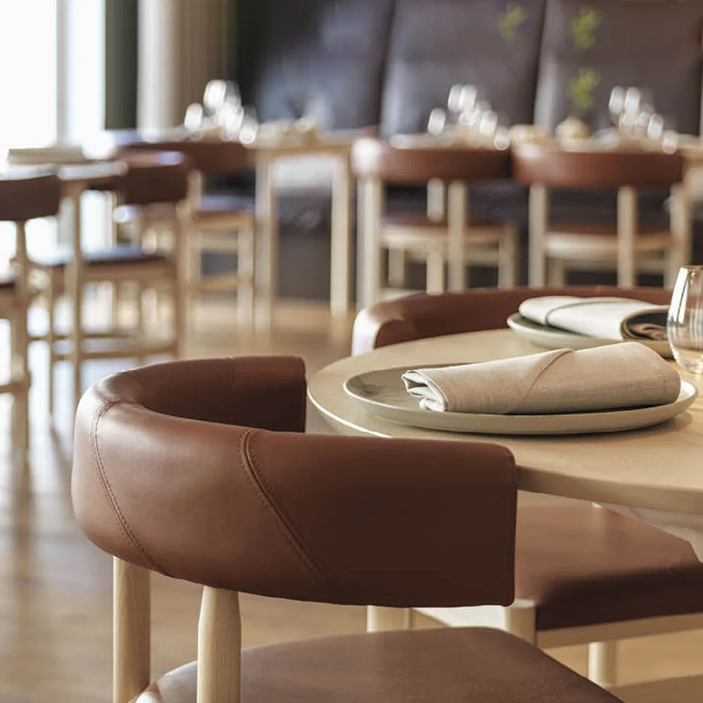 Καρέκλα Botero, Δέρμα Tärnsjö 8420 πράσινο-πράσινη βάση οξιάς Källemo