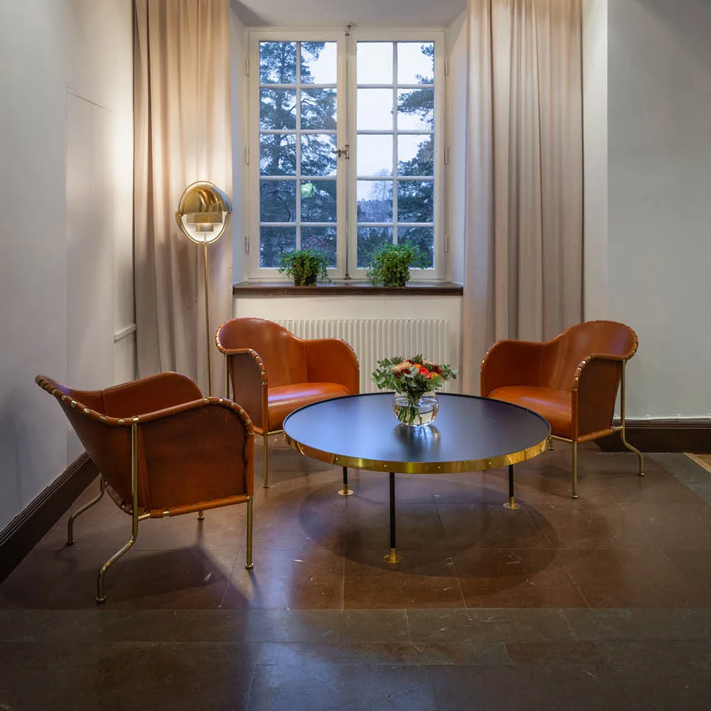 Bruno πολυθρόνα, Φυσικό δέρμα κονιάκ-μεταλλική βάση ορείχαλκου Källemo