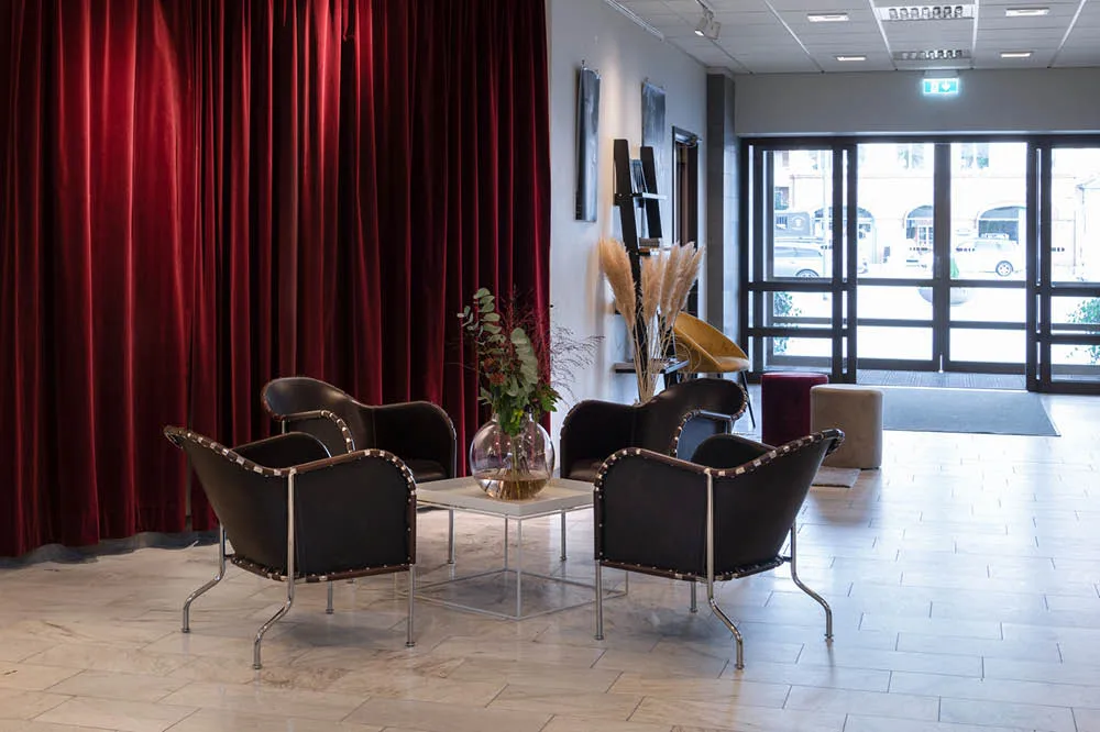 Bruno πολυθρόνα, Φυσικό δέρμα 9208 καφέ πούρου-χρώμιο Källemo