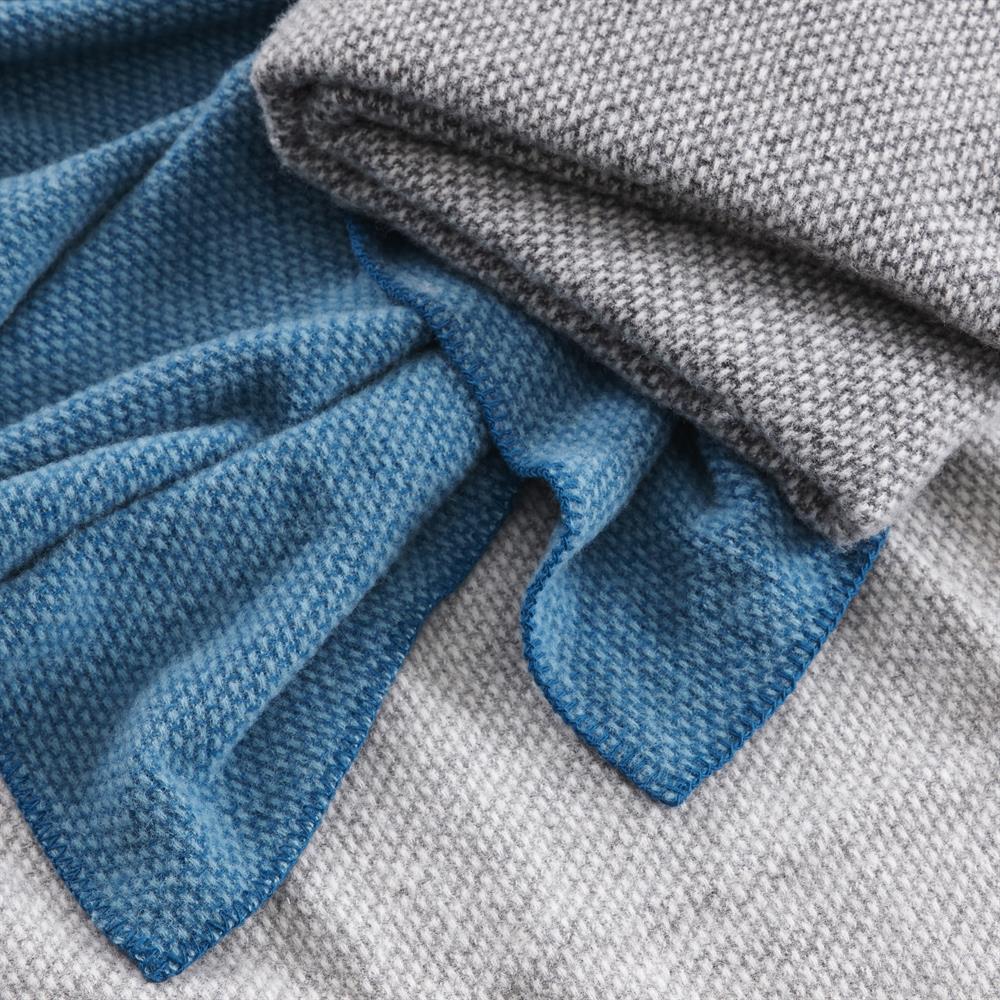 Domino μάλλινο ριχτάρι , ανοιχτό γκρι Klippan Yllefabrik