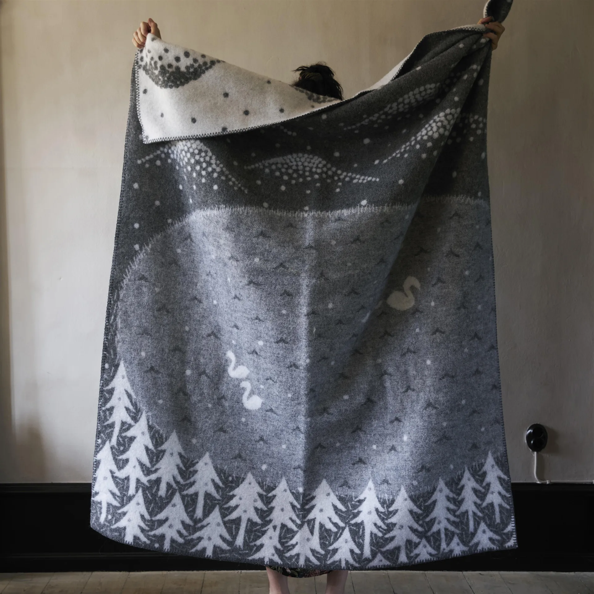 Lake in the valley ριχτάρι, γκρι Klippan Yllefabrik