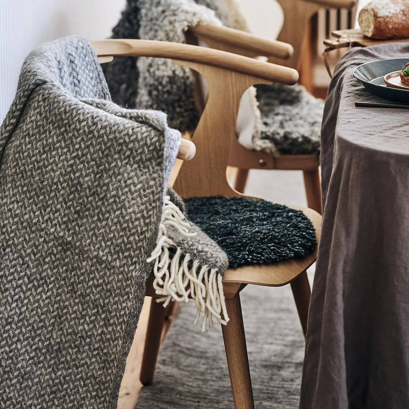 Polka μάλλινο ριχτάρι, γκρι Klippan Yllefabrik