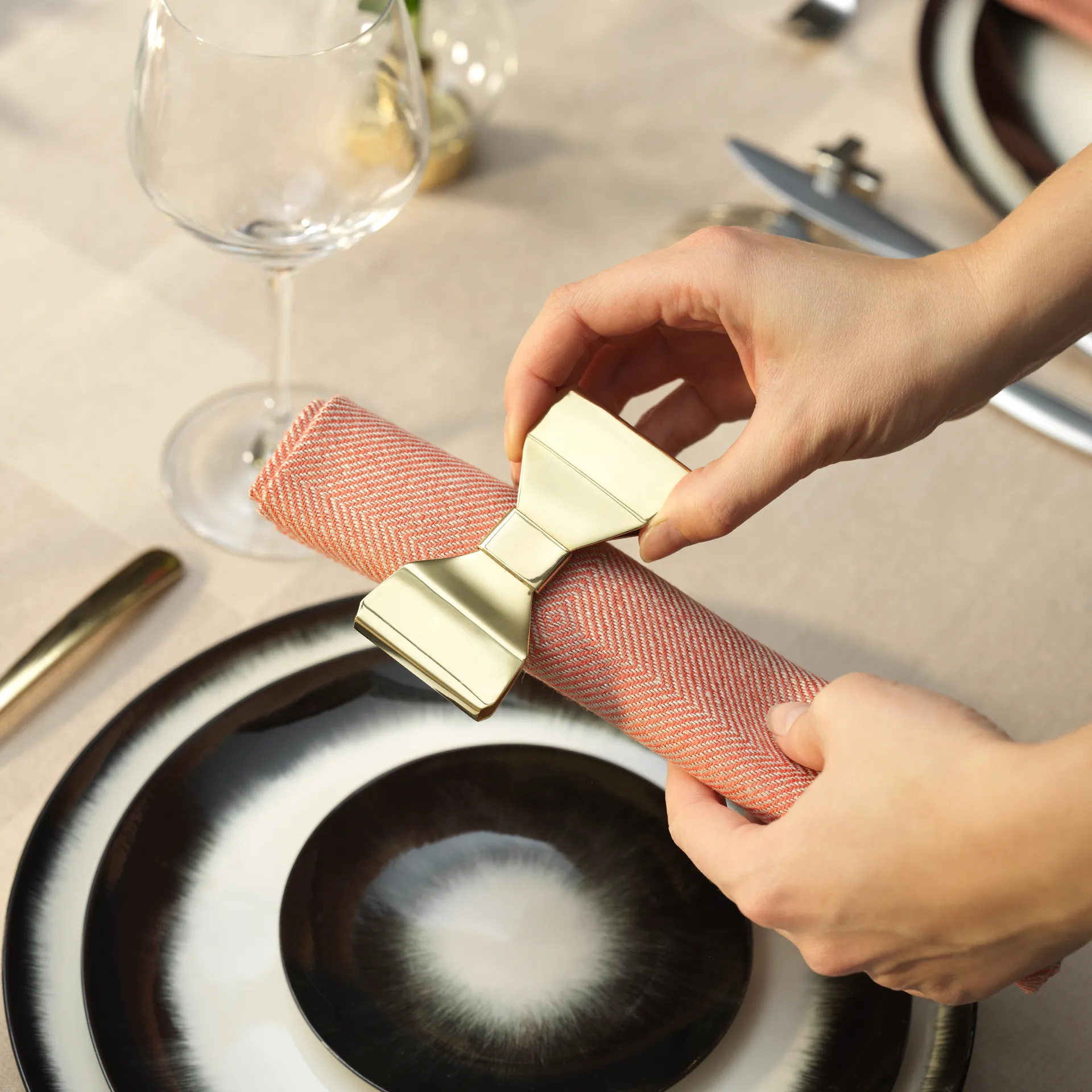 Bowie δαχτυλίδι χαρτοπετσέτας 2 τεμάχια, Ορειχάλκινο KLONG