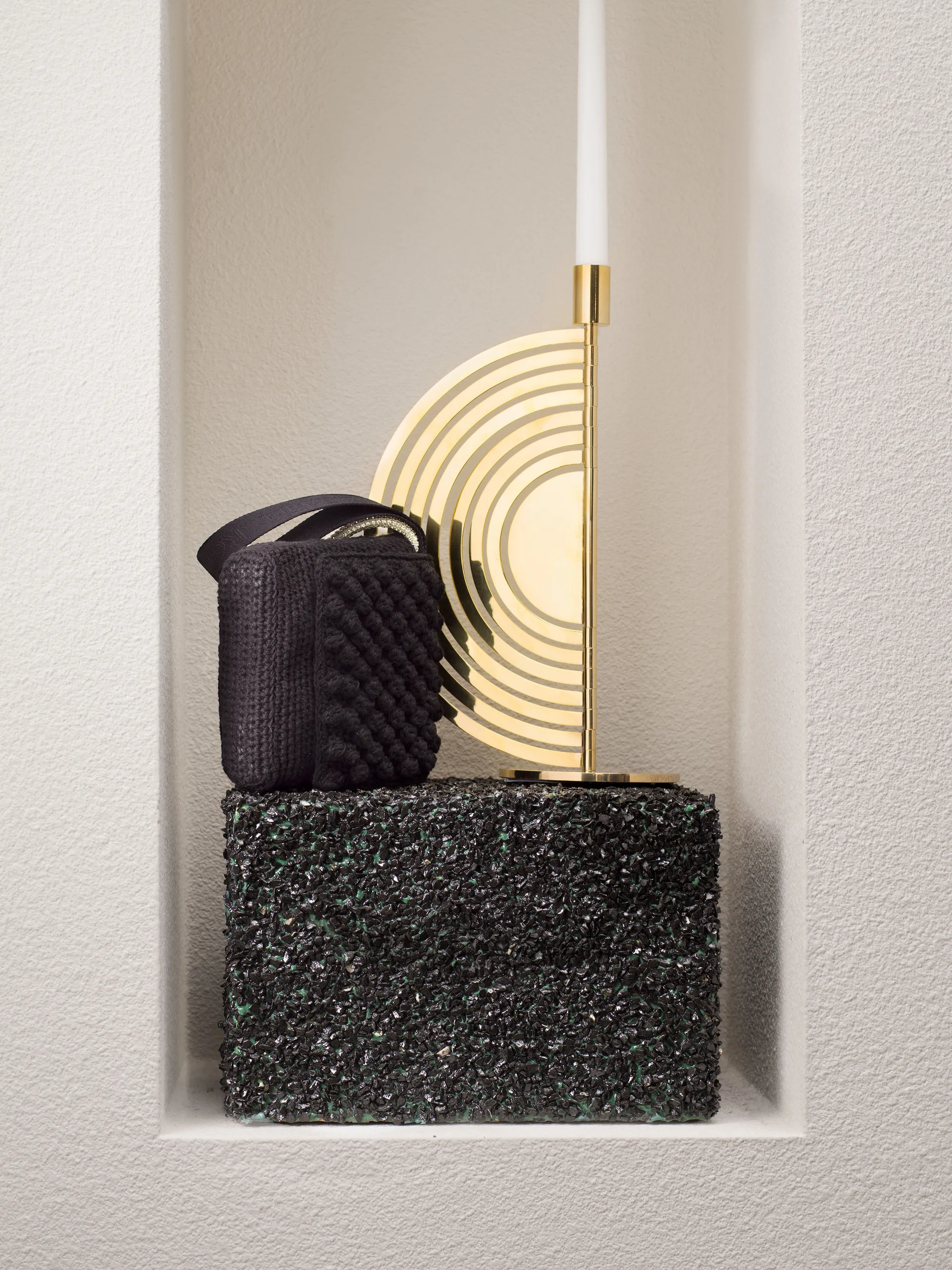 Cirkus κηροπήγιο ορειχάλκινο, Μεσαίο KLONG