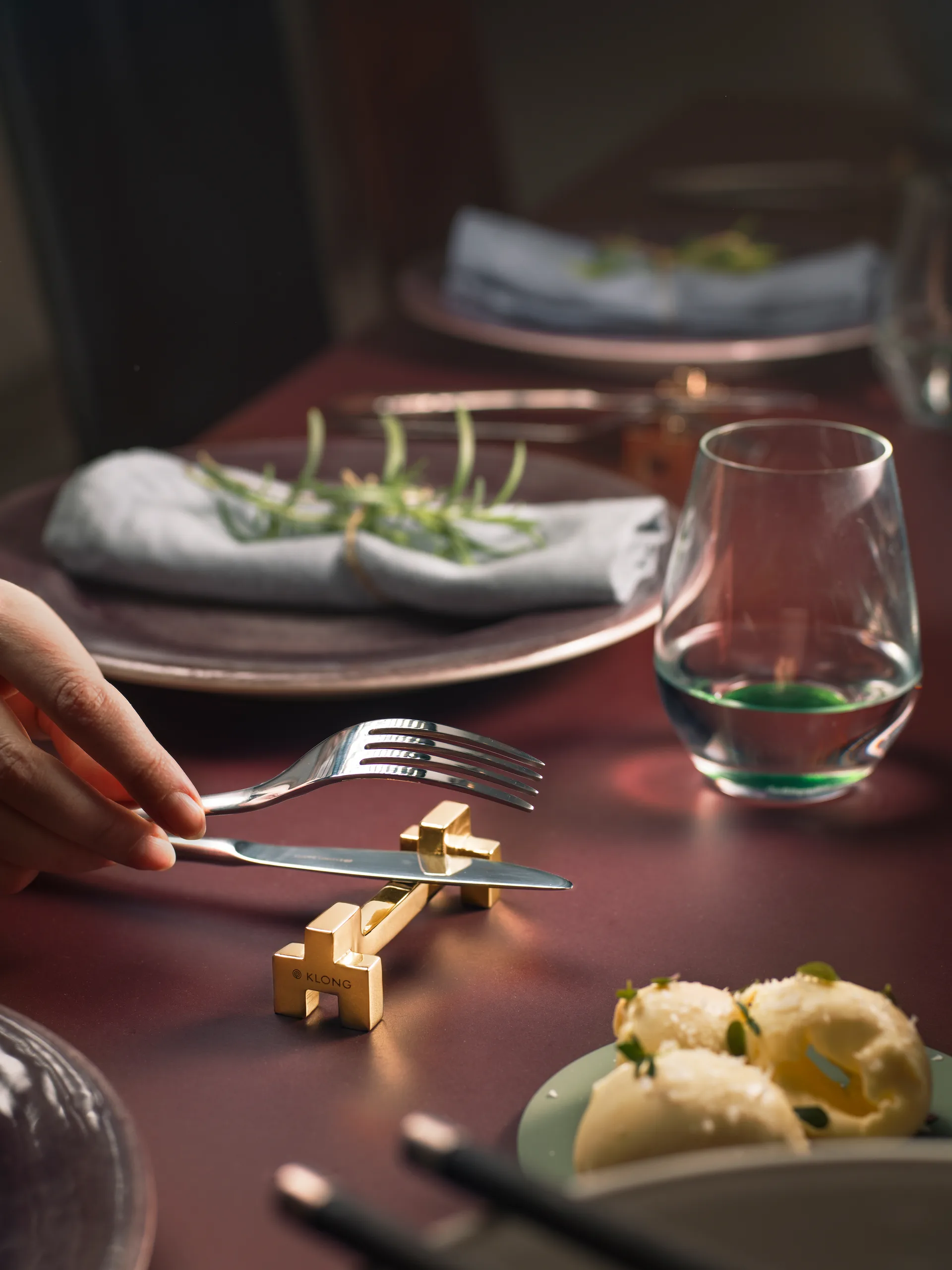 Signe θήκη για μαχαιροπίρουνα συσκευασία 2 τεμαχίων, ορείχαλκος KLONG