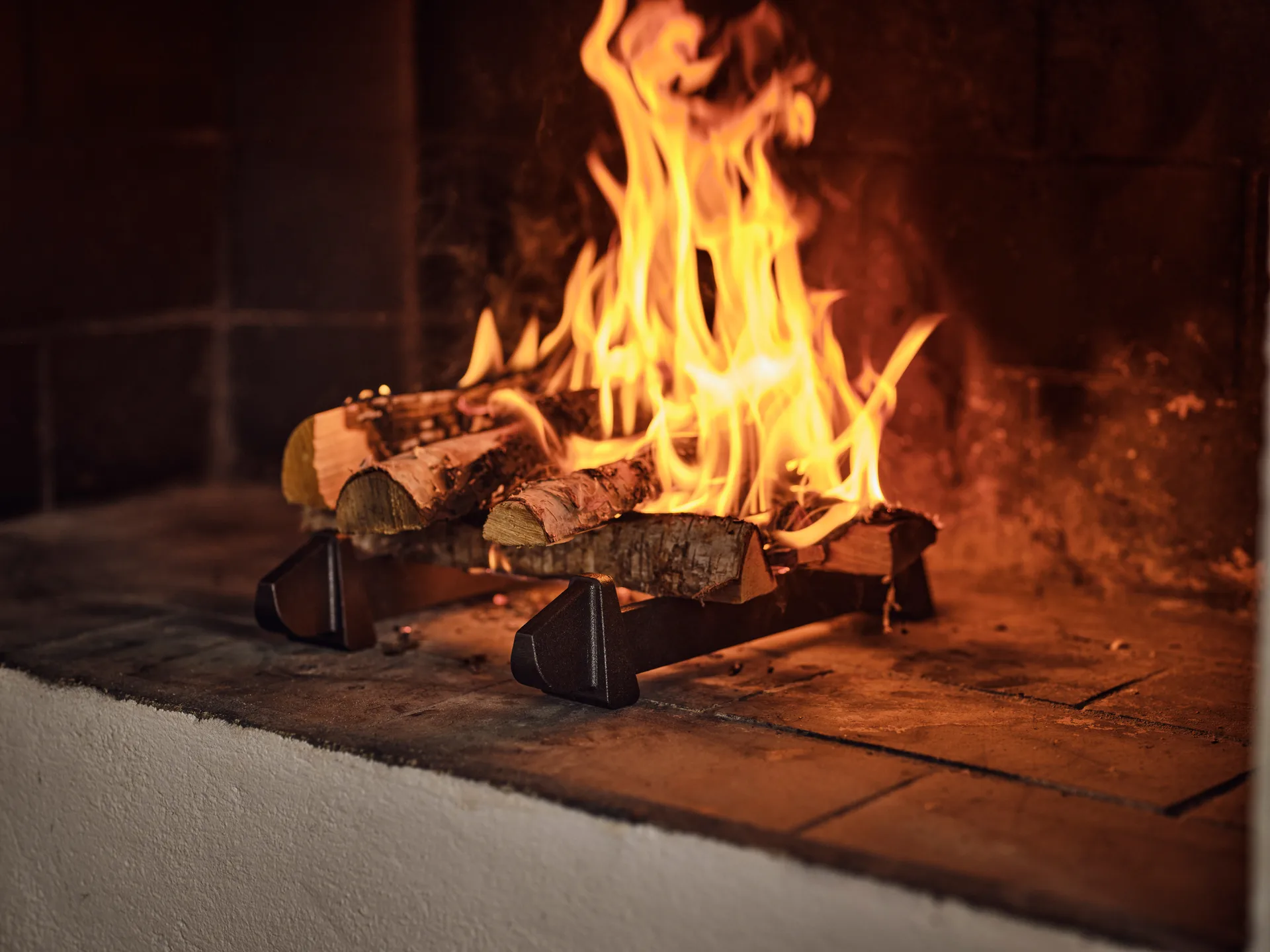 Korbo Fire-works βάση για ξύλα τζακιού 2-pack, Χυτοσίδηρος KORBO