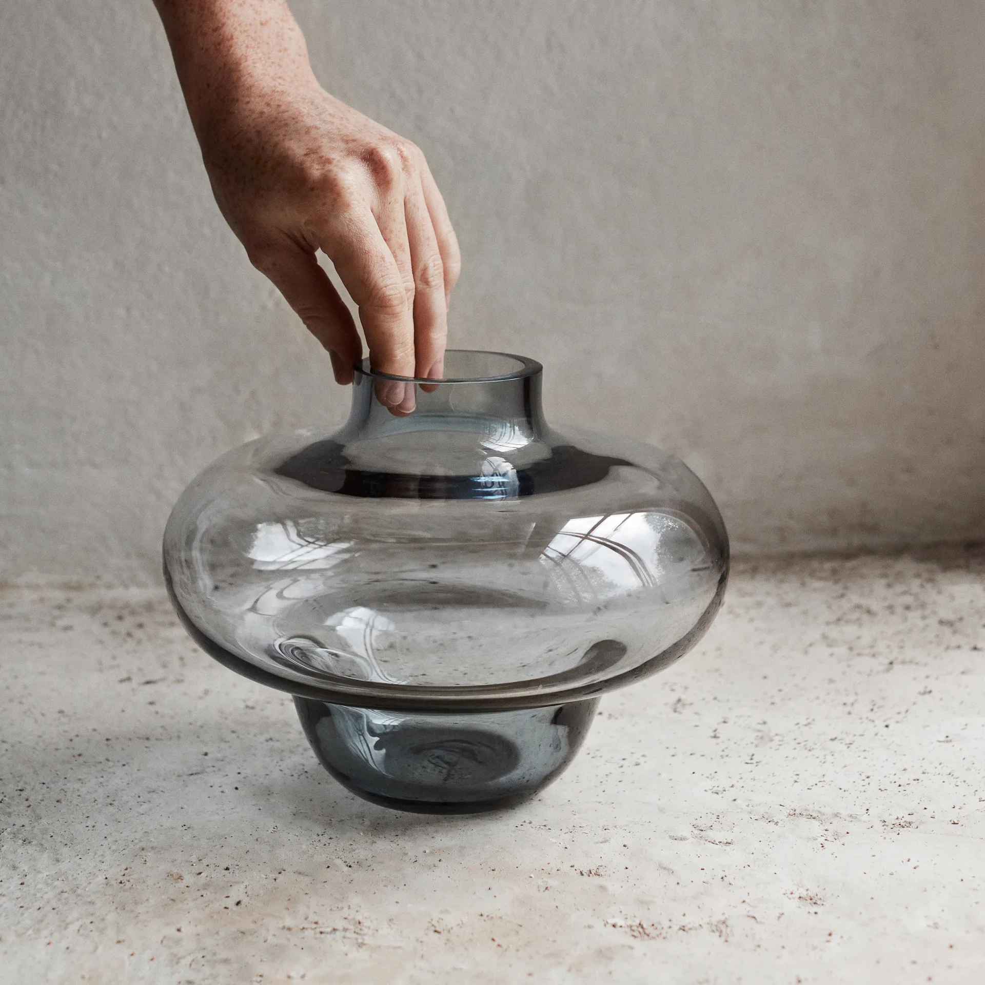 Kappa βάζο 16 cm, γκρι Kosta Boda