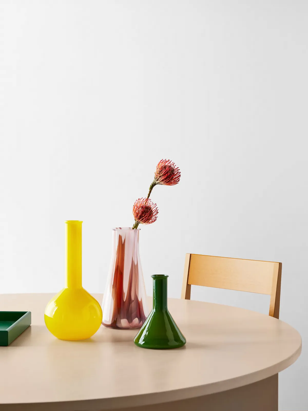 Lab φιάλη Erlenmeyer βάζο 30,5 εκ., Κόκκινο-λευκό-ροζ Kosta Boda