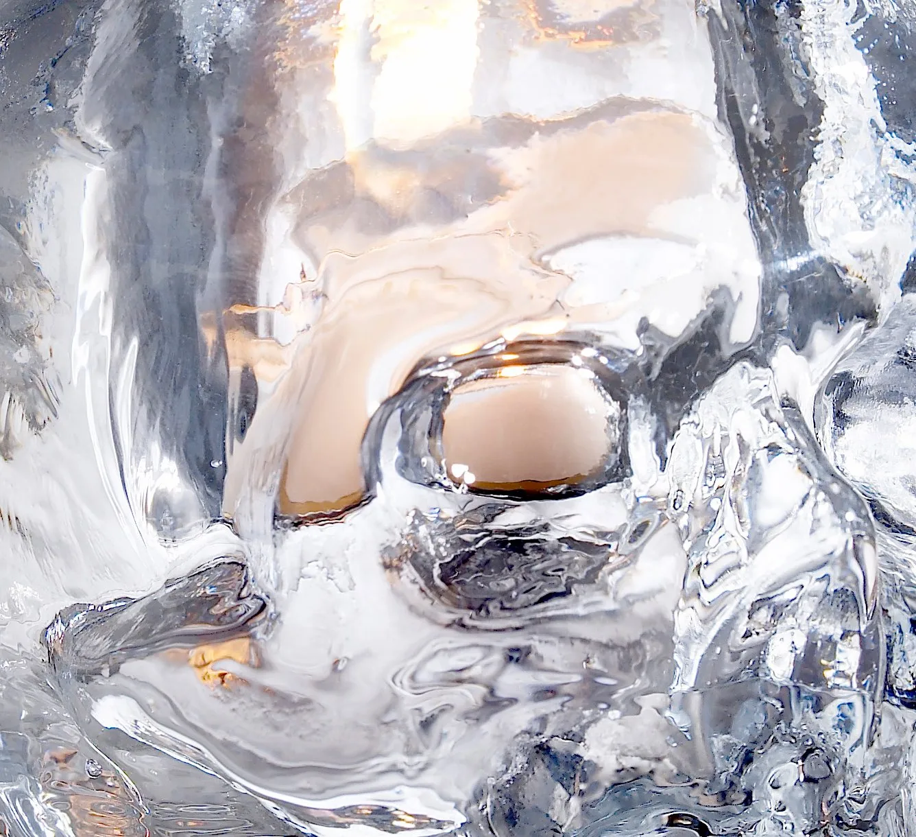 Skull διακοσμητική βάση κεριού 8,5 cm, διαφανές γυαλί Kosta Boda