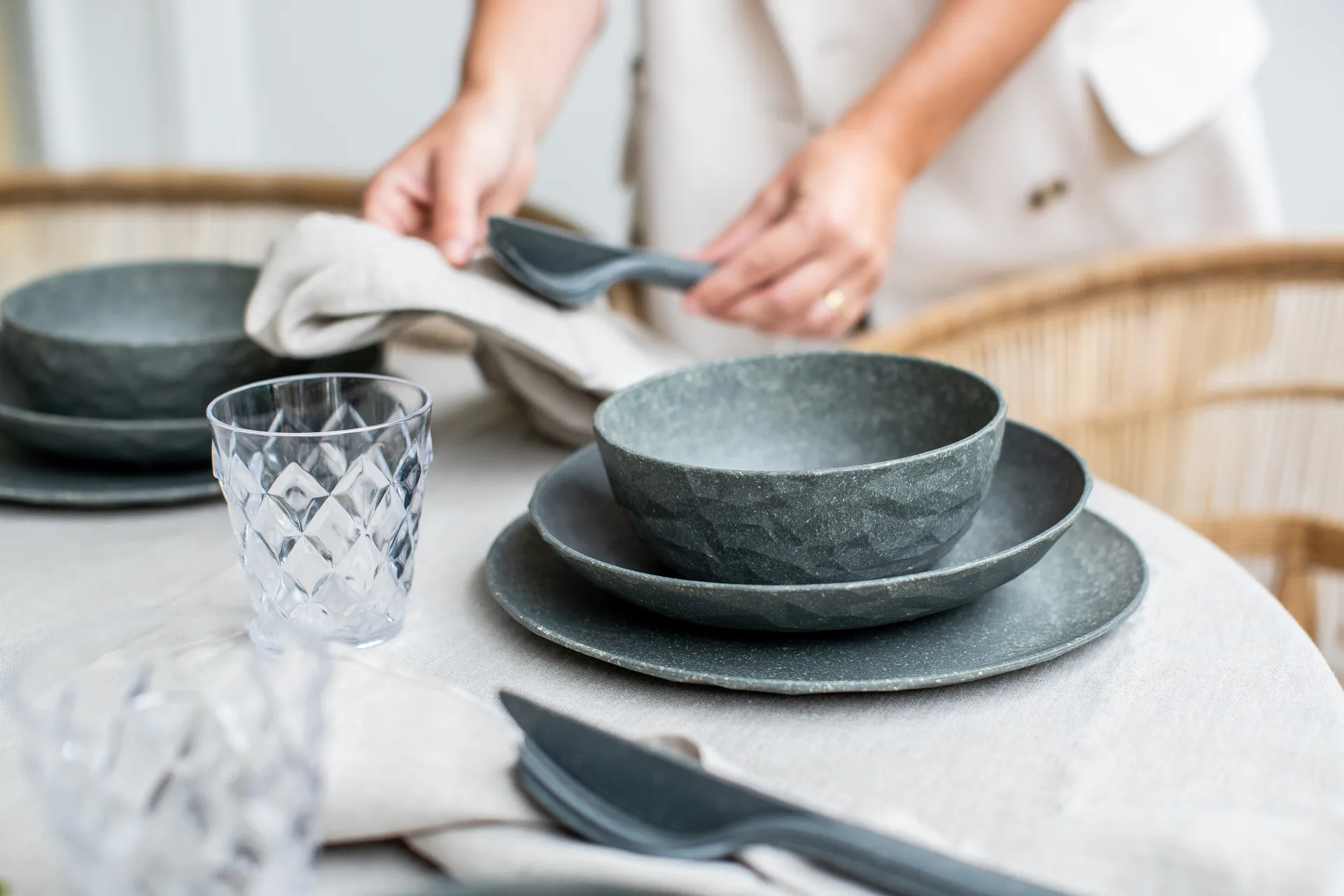 Club βαθύ πιάτο Ø22 εκ. 4 τεμάχια biocirk θερμοπλαστικό, Nature ash grey Koziol