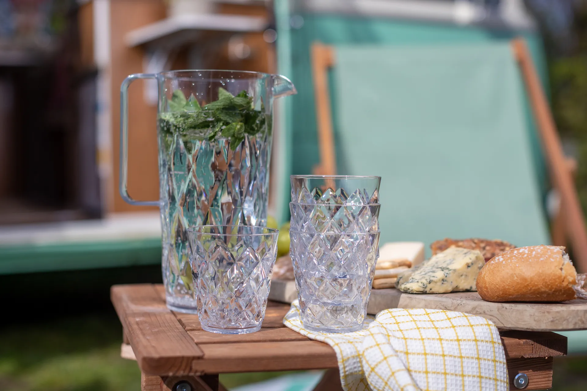 Crystal καράφα με 4 ποτήρια, Κρυστάλλινο διαφανές Koziol