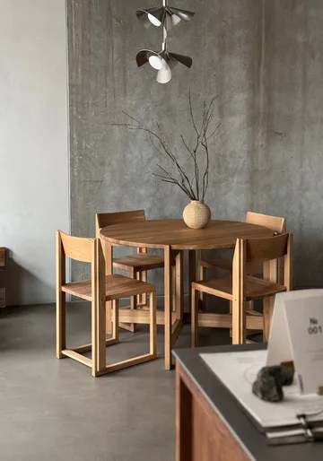 Collector τραπέζι φαγητού Ø120x74 cm - Ζεστό λουστραρισμένο δρυς - Kristina Dam Studio