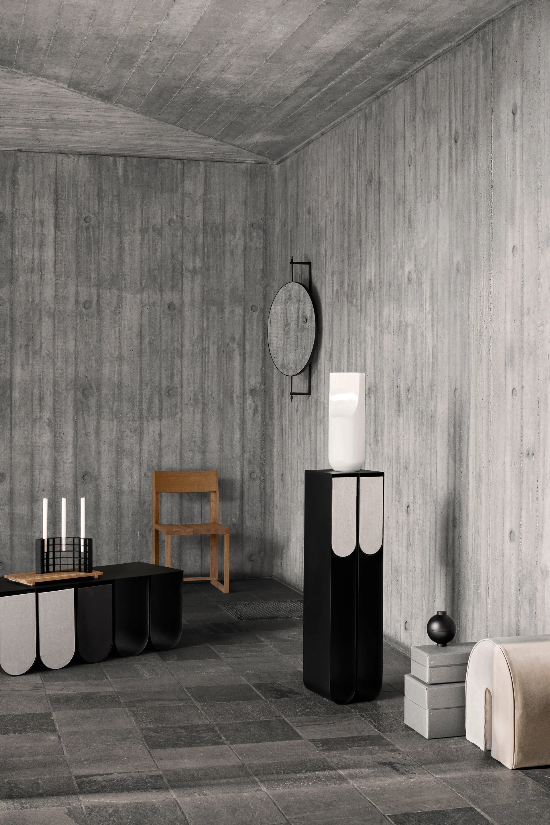 Curved βάση, Black Kristina Dam Studio