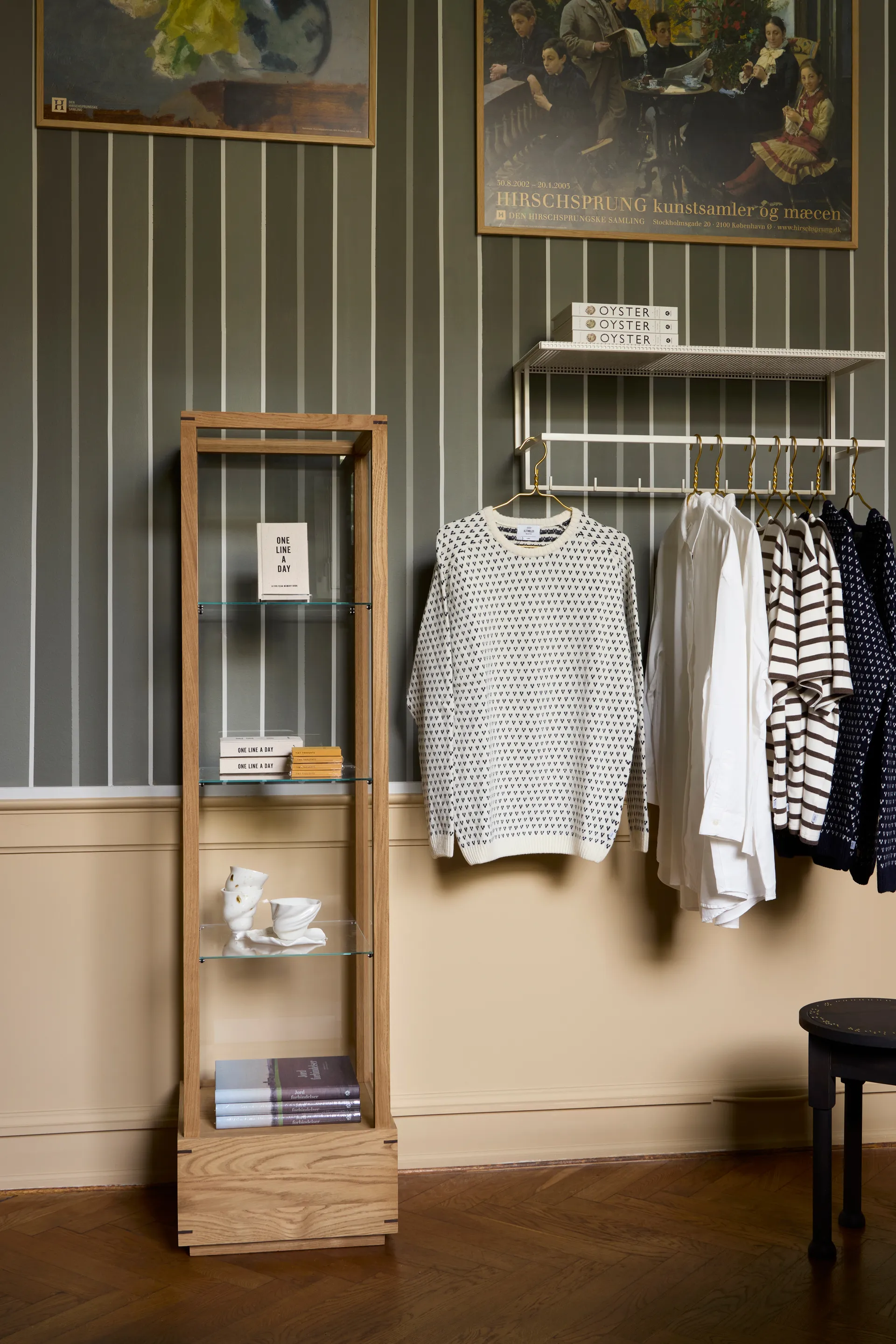 Japanese βιτρίνα medium, Ζεστό λαδιωμένος δρυς Kristina Dam Studio