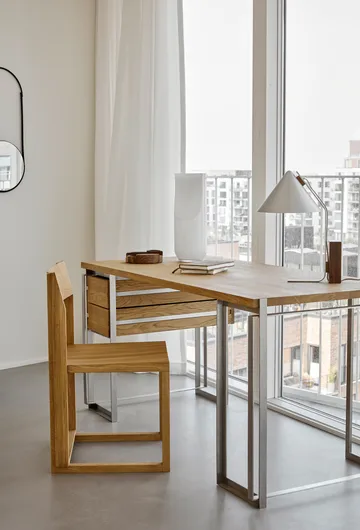 Outline καρέκλα - Ζεστό λουστραρισμένο δρυς-καρυδιά - Kristina Dam Studio