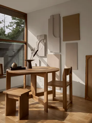 Outline καρέκλα - Ζεστό λουστραρισμένο δρυς-καρυδιά - Kristina Dam Studio