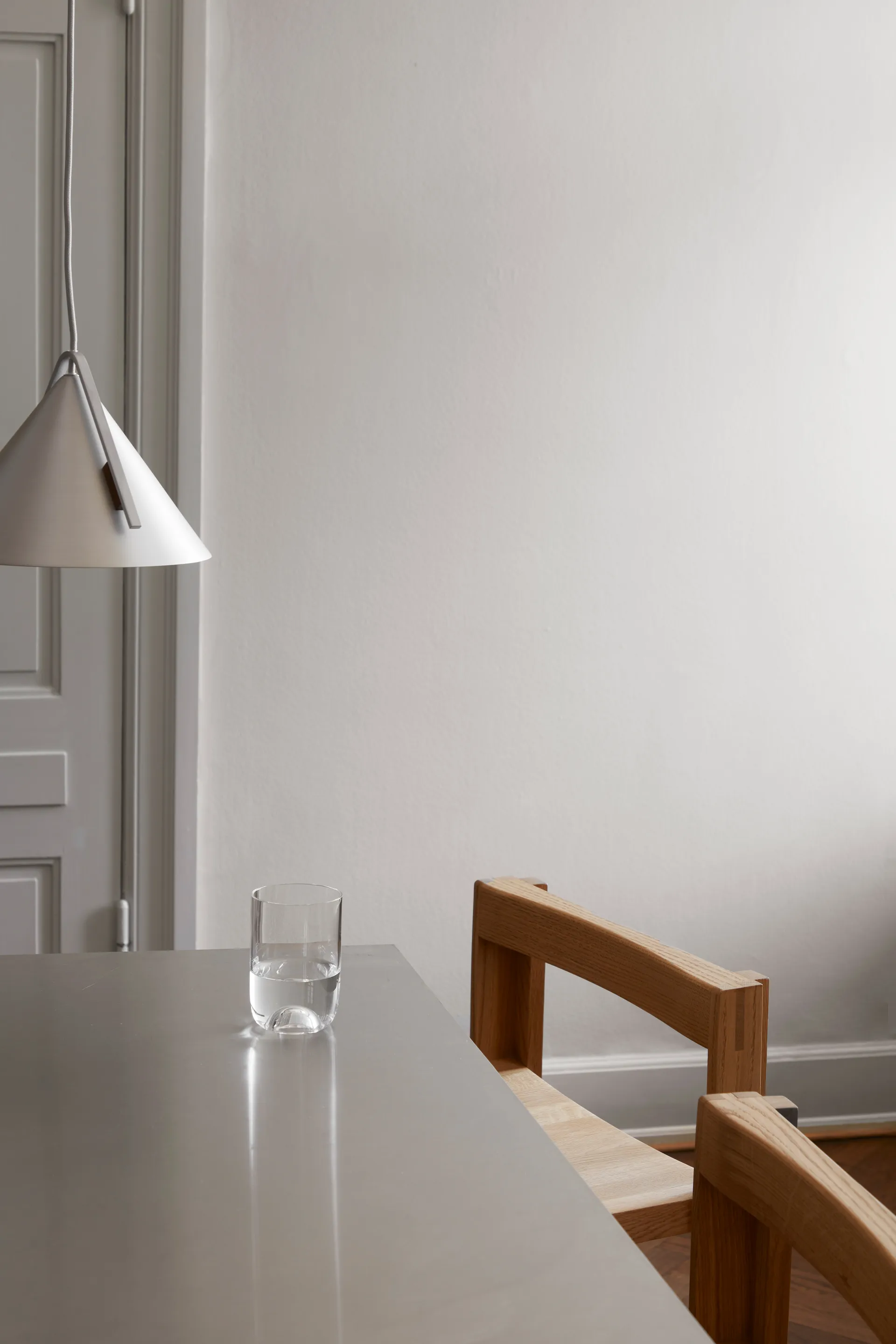 Outline σκαμπό μπαρ 75 cm, Ζεστό λουστραρισμένο δρυς-βούρτσιστο ατσάλι Kristina Dam Studio