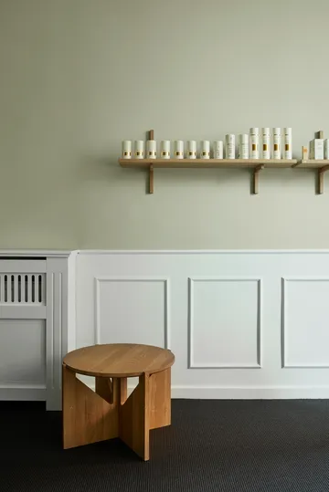 Simple τραπεζάκι σαλονιού Ø52 cm - Ζεστή λακαρισμένη δρυς - Kristina Dam Studio