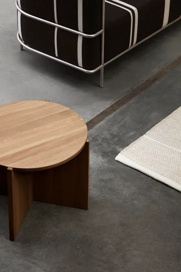 Simple τραπεζάκι σαλονιού Ø52 cm - Ζεστή λακαρισμένη δρυς - Kristina Dam Studio