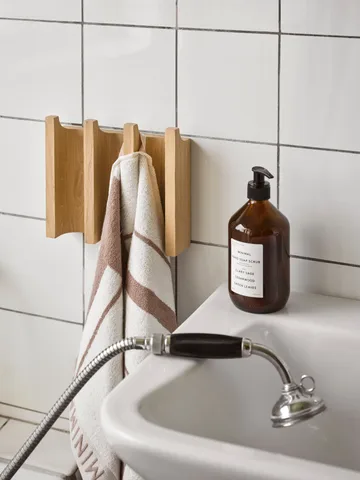 Κρεμάστρα με στήλες - Ζεστό λαδιωμένος δρυς - Kristina Dam Studio