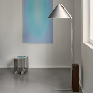 Φωτιστικό δαπέδου σε σχήμα κώνου - Βουρτσισμένο αλουμίνιο - Kristina Dam Studio
