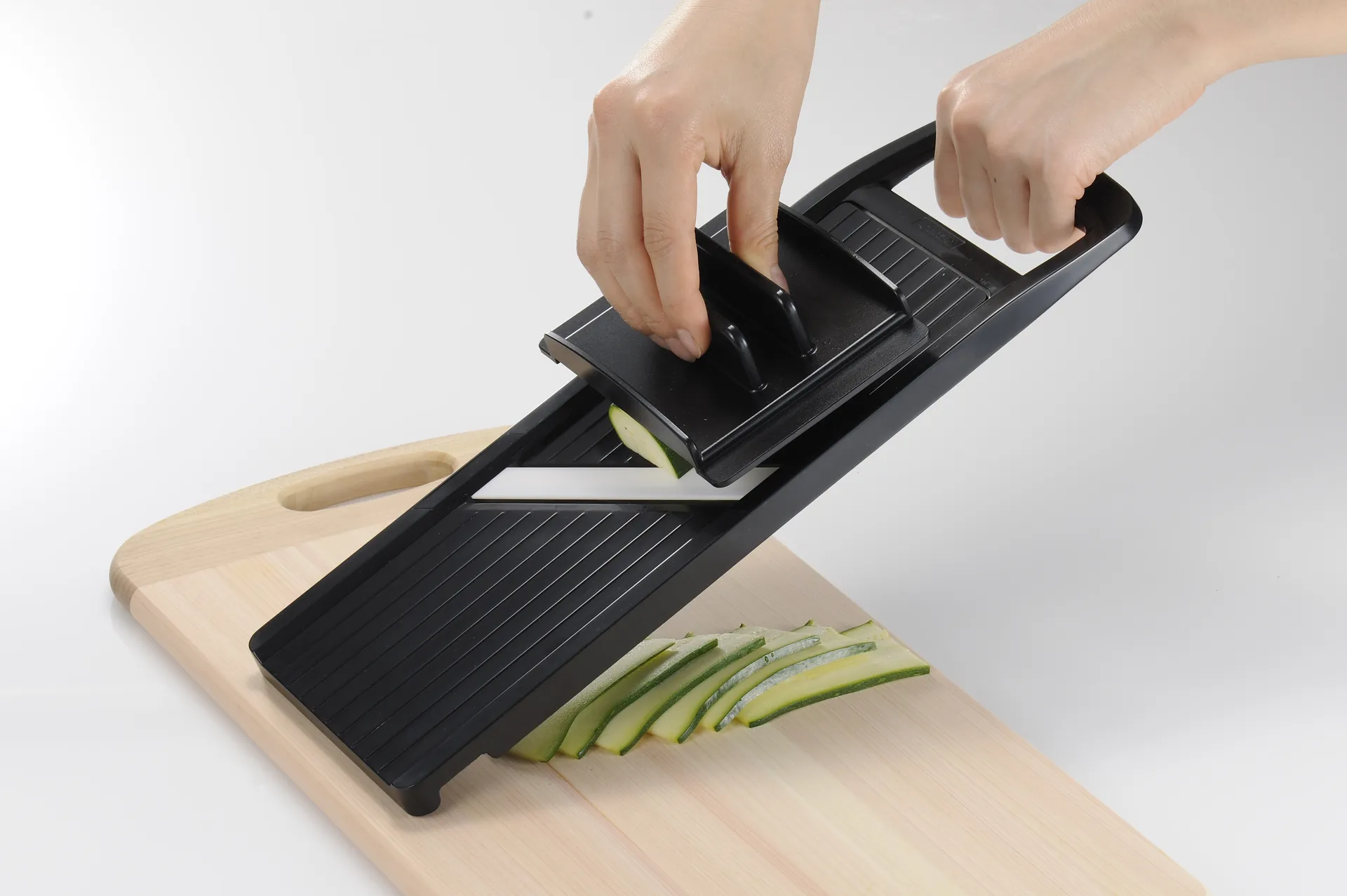 Kyocera μαντολίνο μεγάλο, Μαύρο Kyocera