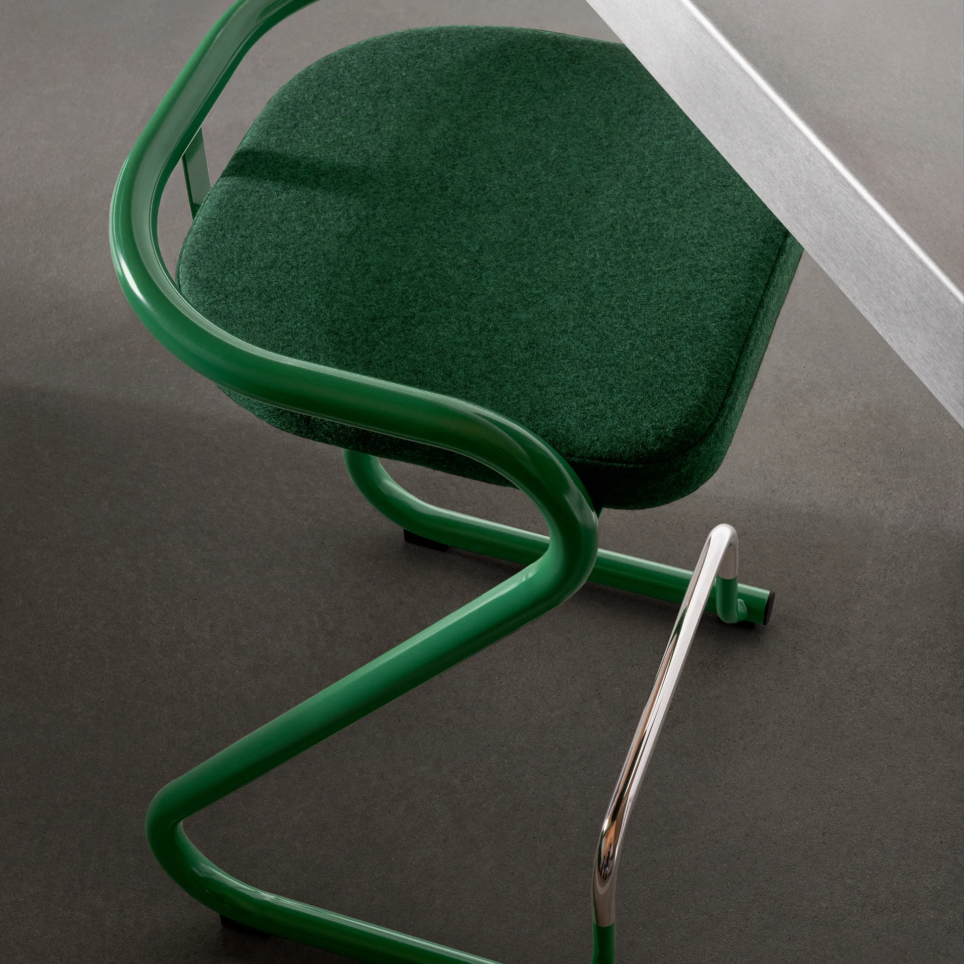 S70-3 σκαμπό μπαρ, Elmo Nordic δέρμα Μαύρο-χρωμίου σκελετός Lammhults