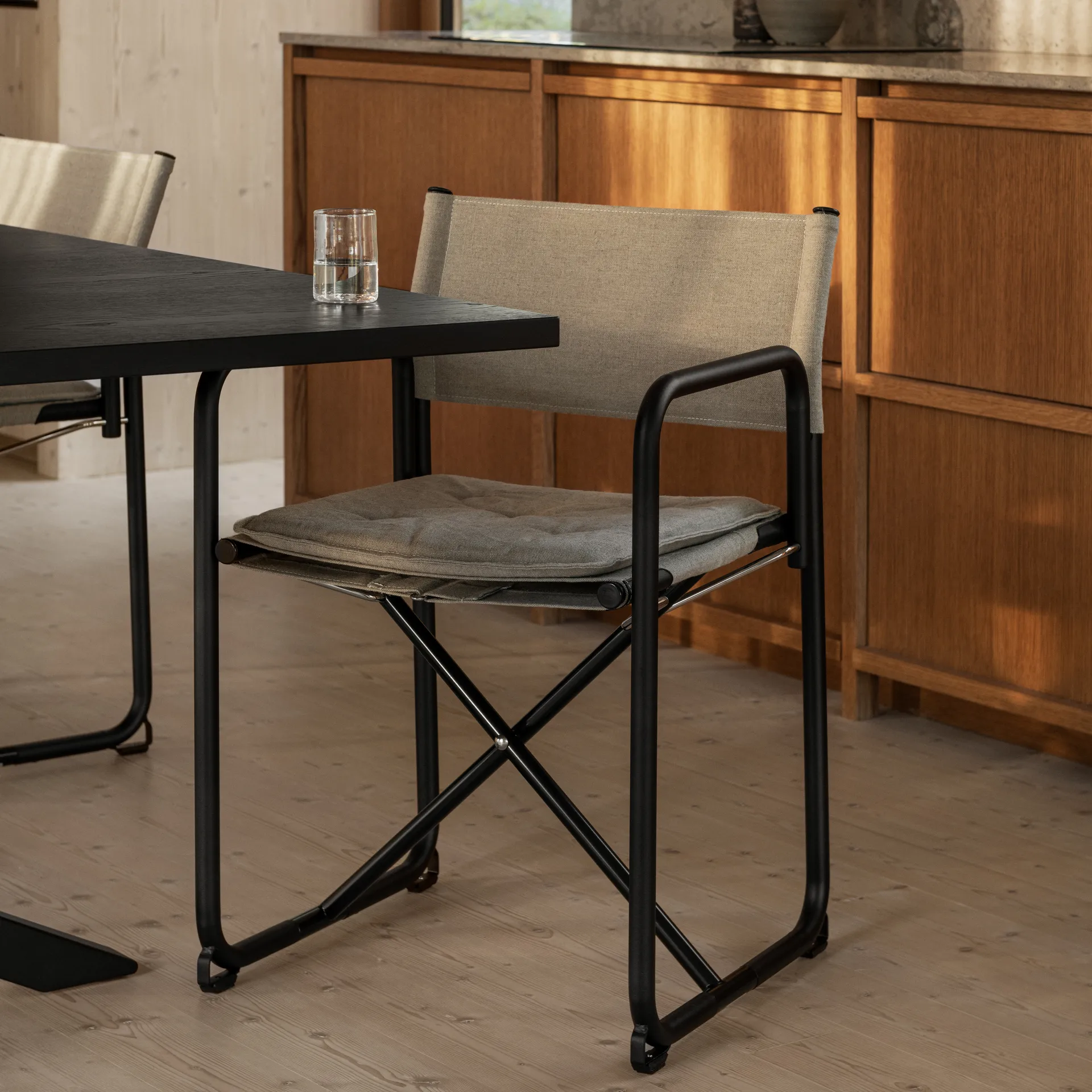 X75-2 πολυθρόνα, Λινό ύφασμα φυσικό-Elmo Nordic δέρμα Cognac-χρωμιωμένα πόδια Lammhults