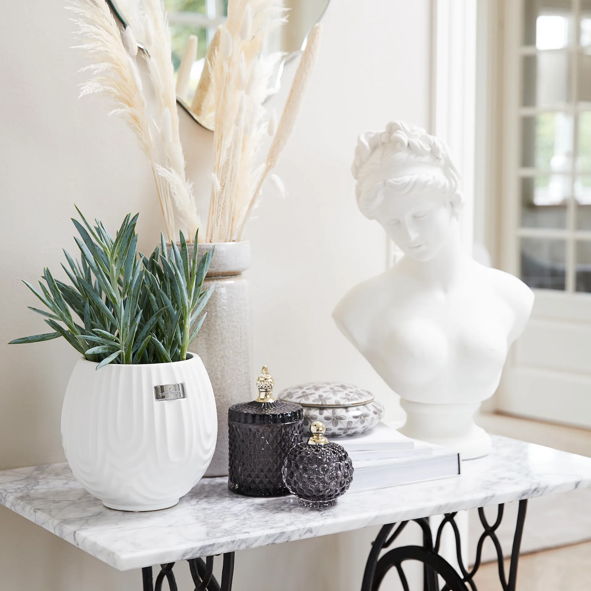 Miya βάζο αποθήκευσης 10.5 cm, Σκούρο γκρι Lene Bjerre