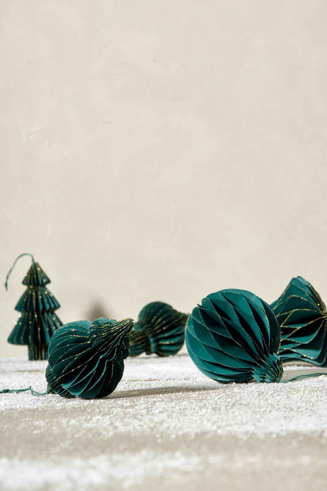 Διακοσμητικό χριστουγεννιάτικου δέντρου Pappia 12 εκ., σκούρο πράσινο, στρογγυλό Lene Bjerre