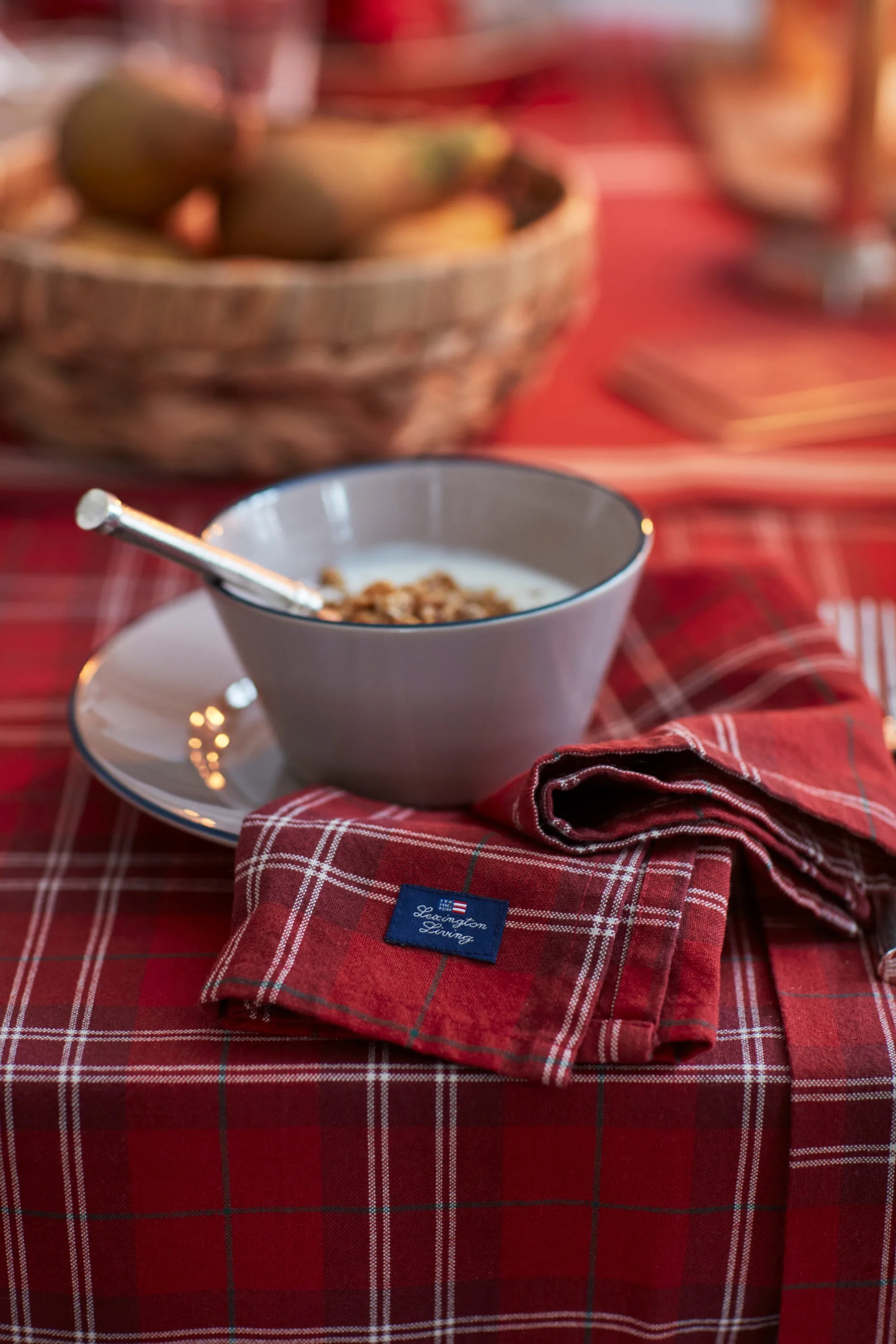 Checked Organic Cotton Oxford tablecloth 180x180 εκ, Κόκκινομπεζ-πράσινο Lexington