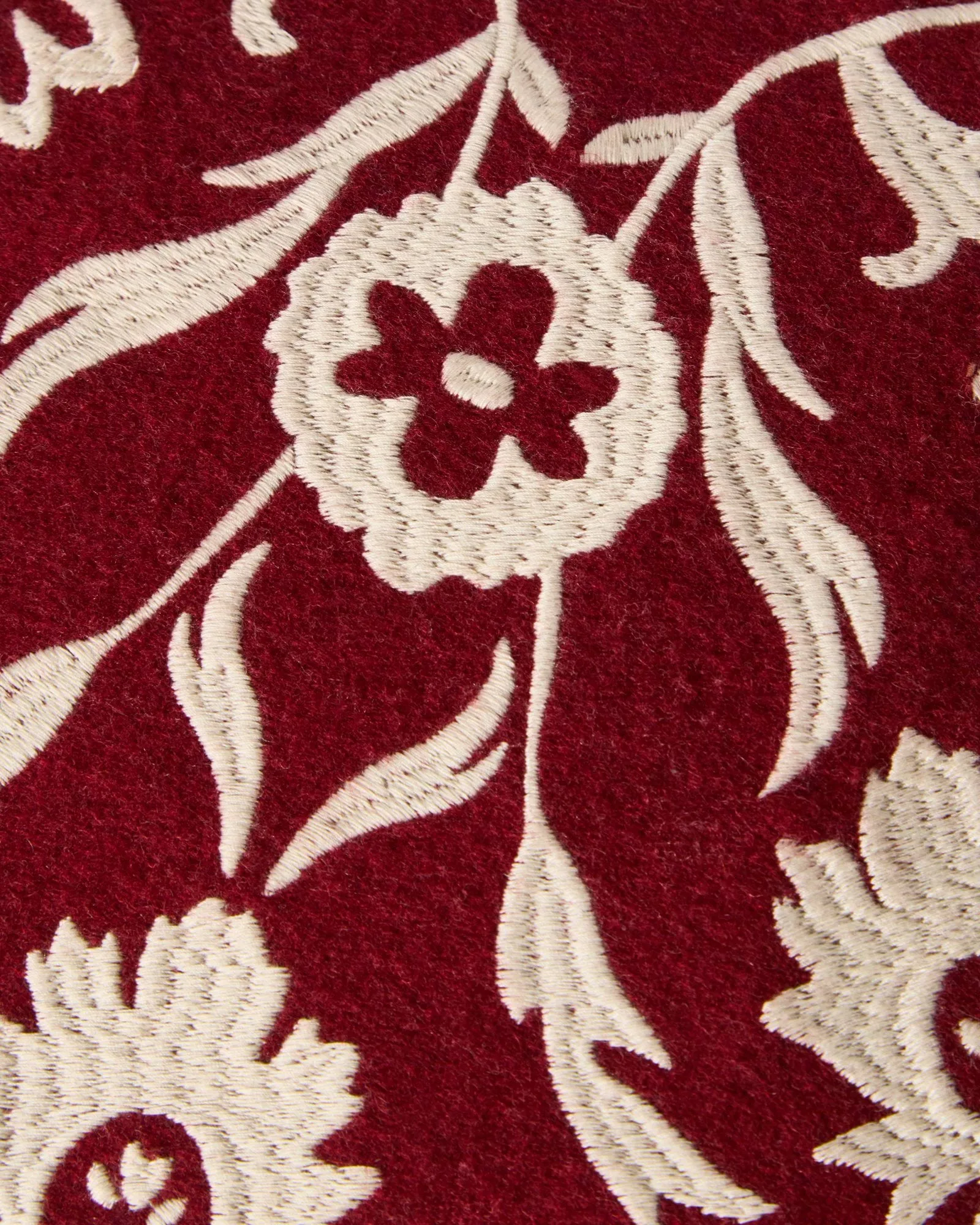 Flower Embroidered Wool Mix μαξιλαροθήκη 50x50 εκ., Κόκκινο-ανοιχτό μπεζ Lexington