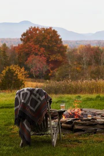 Κουβέρτα από ανακυκλωμένο μαλλί Graphic 130x170 εκ - Dark grey-white-brown - Lexington