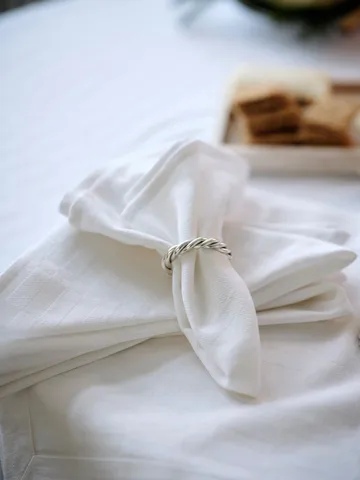 Λευκό τραπεζομάντηλο White jacquard cotton 150x250 εκ. - Άσπρο - Lexington