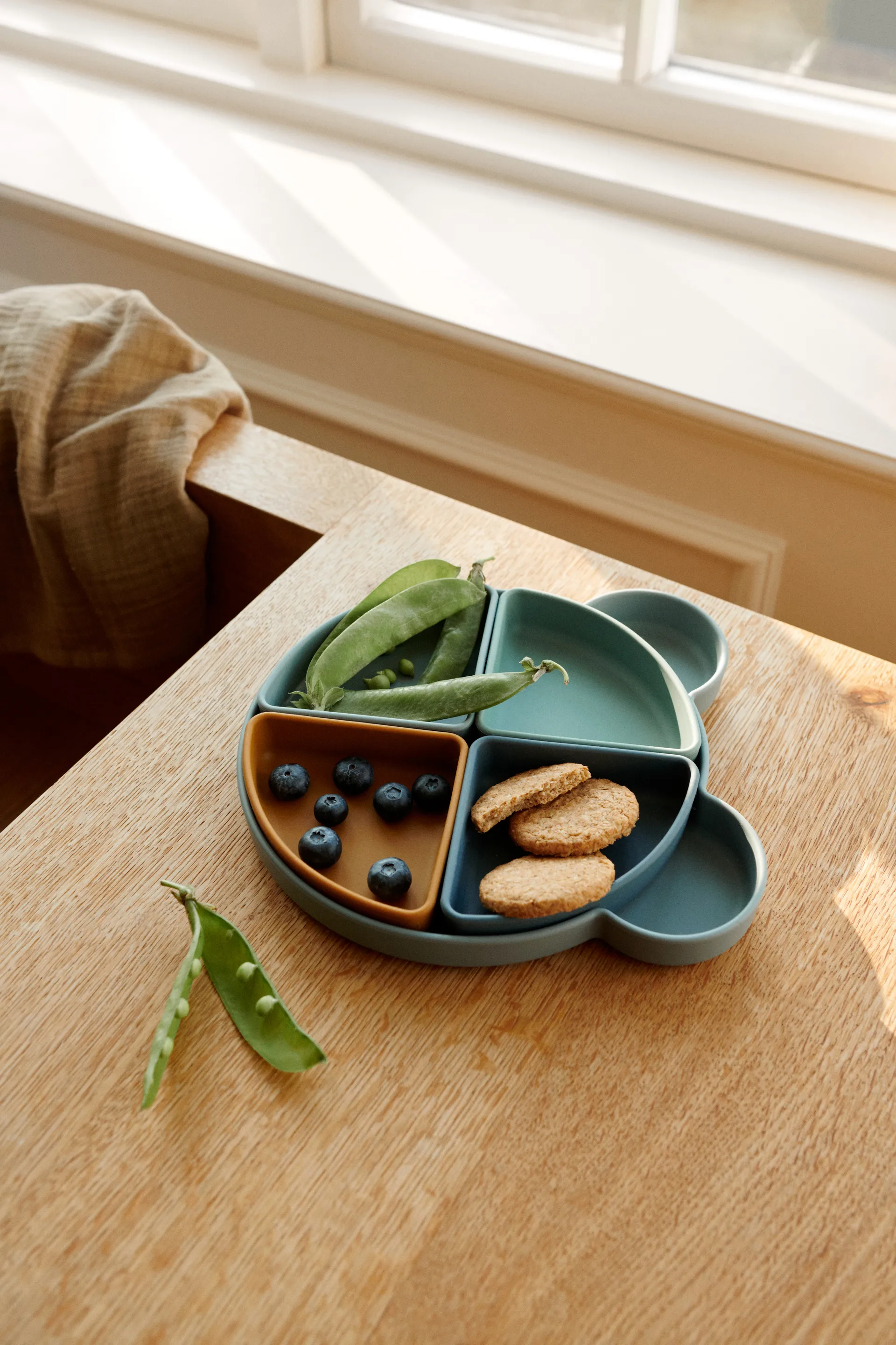 Arne παιδικό πιάτο + 4 μπολ, Mr bear blue fog multi mix Liewood