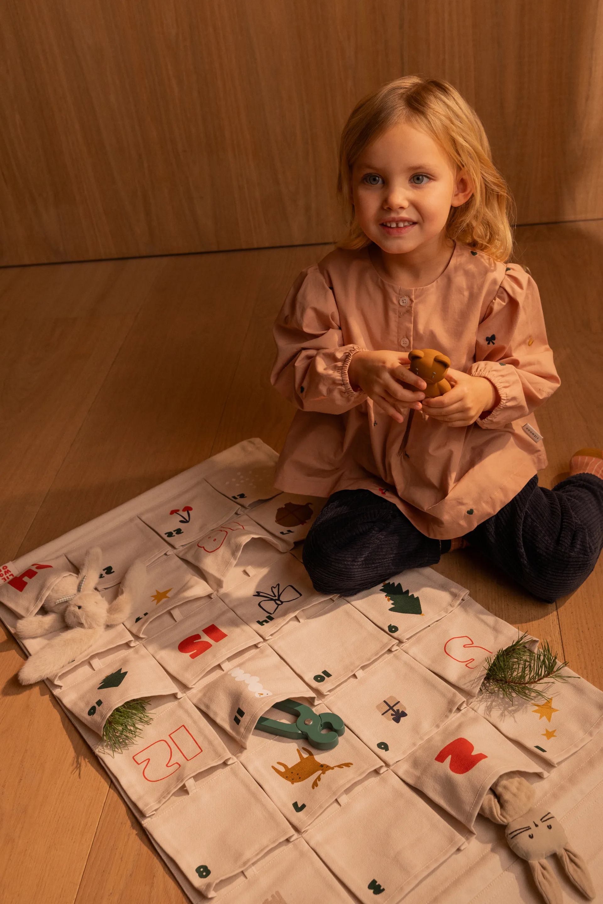 Babbo χριστουγεννιάτικη ημερολογιακή σειρά, Holiday-Sandy Liewood