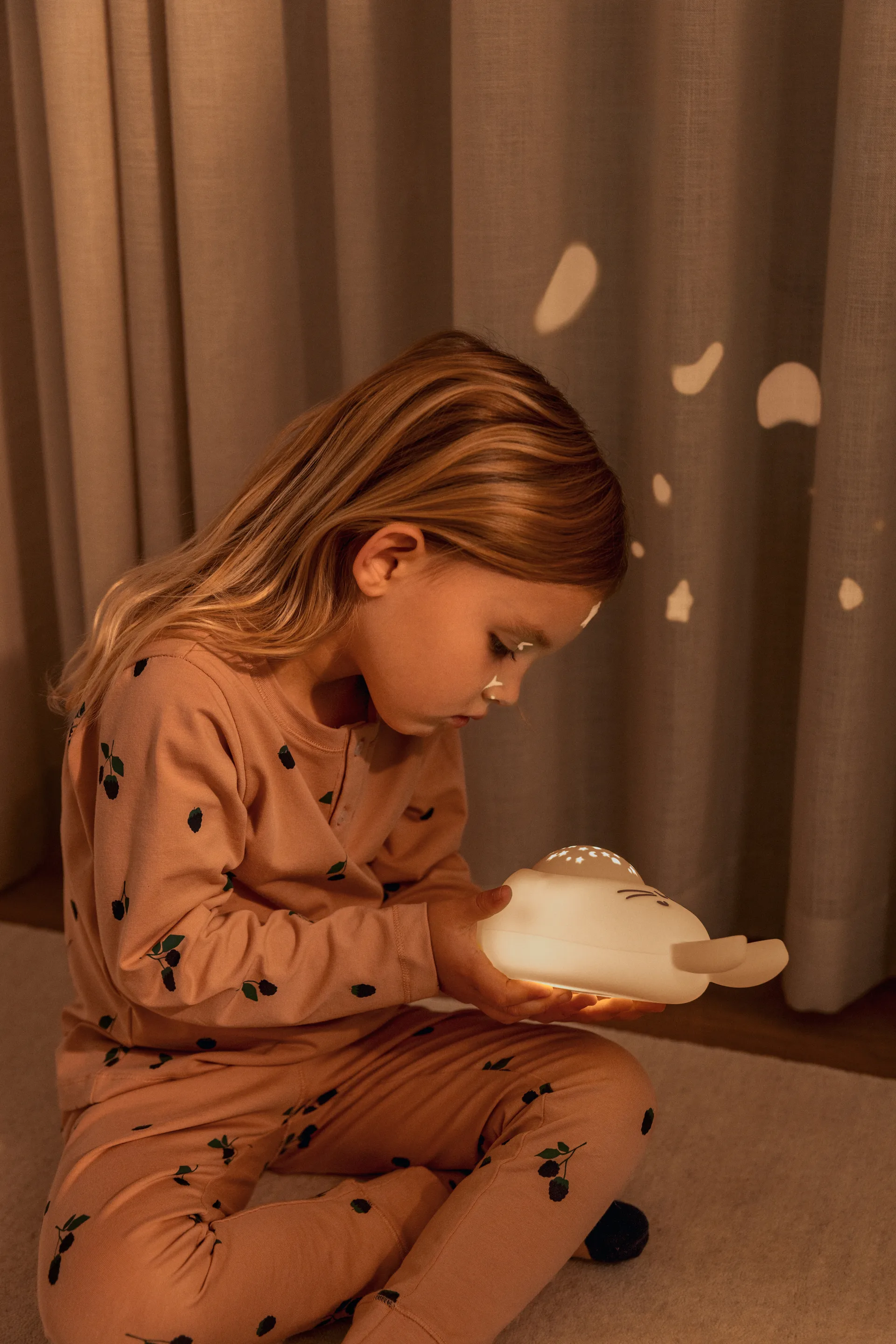 Επιτραπέζιο φωτιστικό Manuel rabbit με προβολέα και ήχο, Sandy Liewood