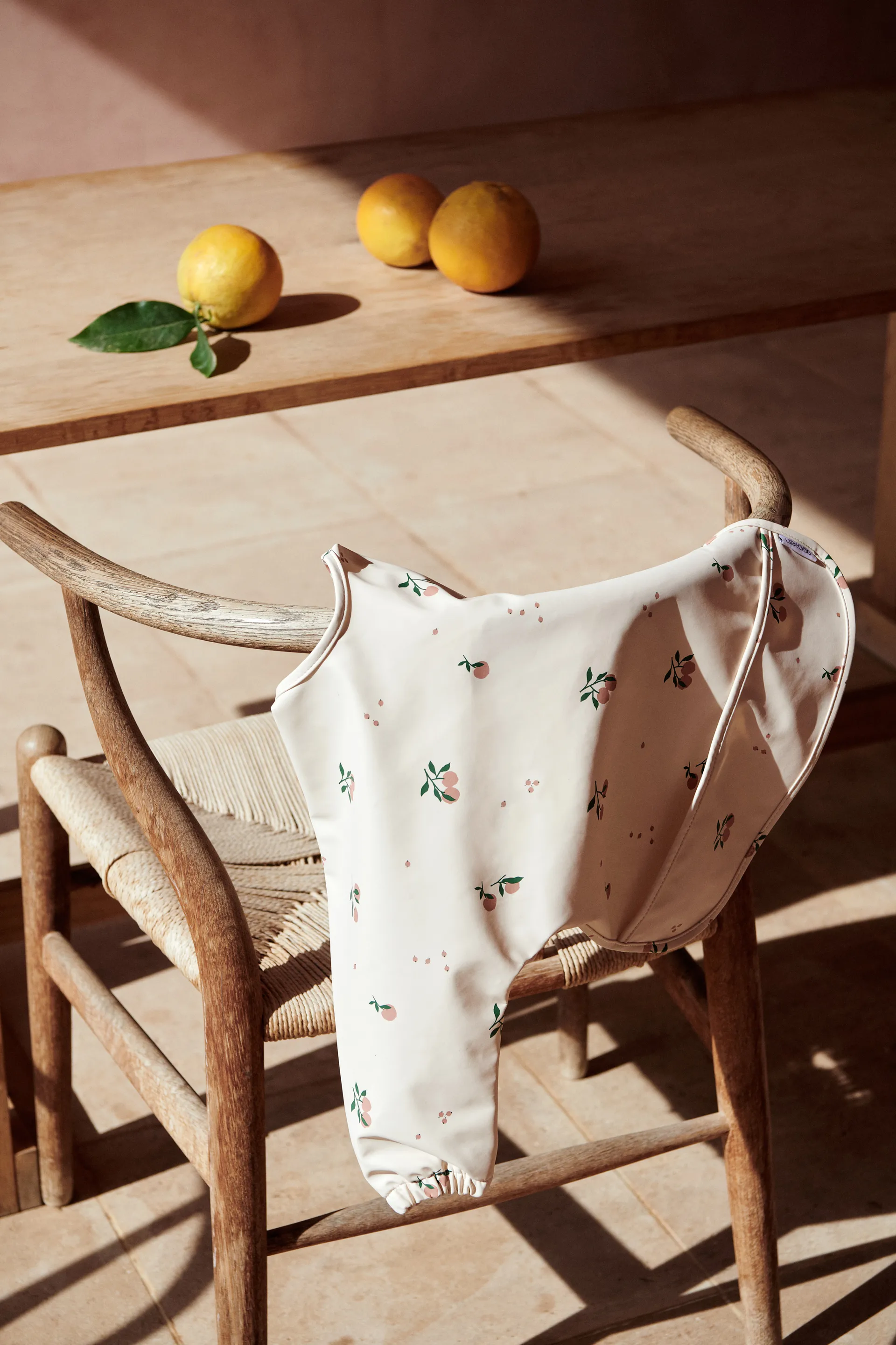 Merle σαλιάρα με μανίκι, Peach-Sea shell mix Liewood