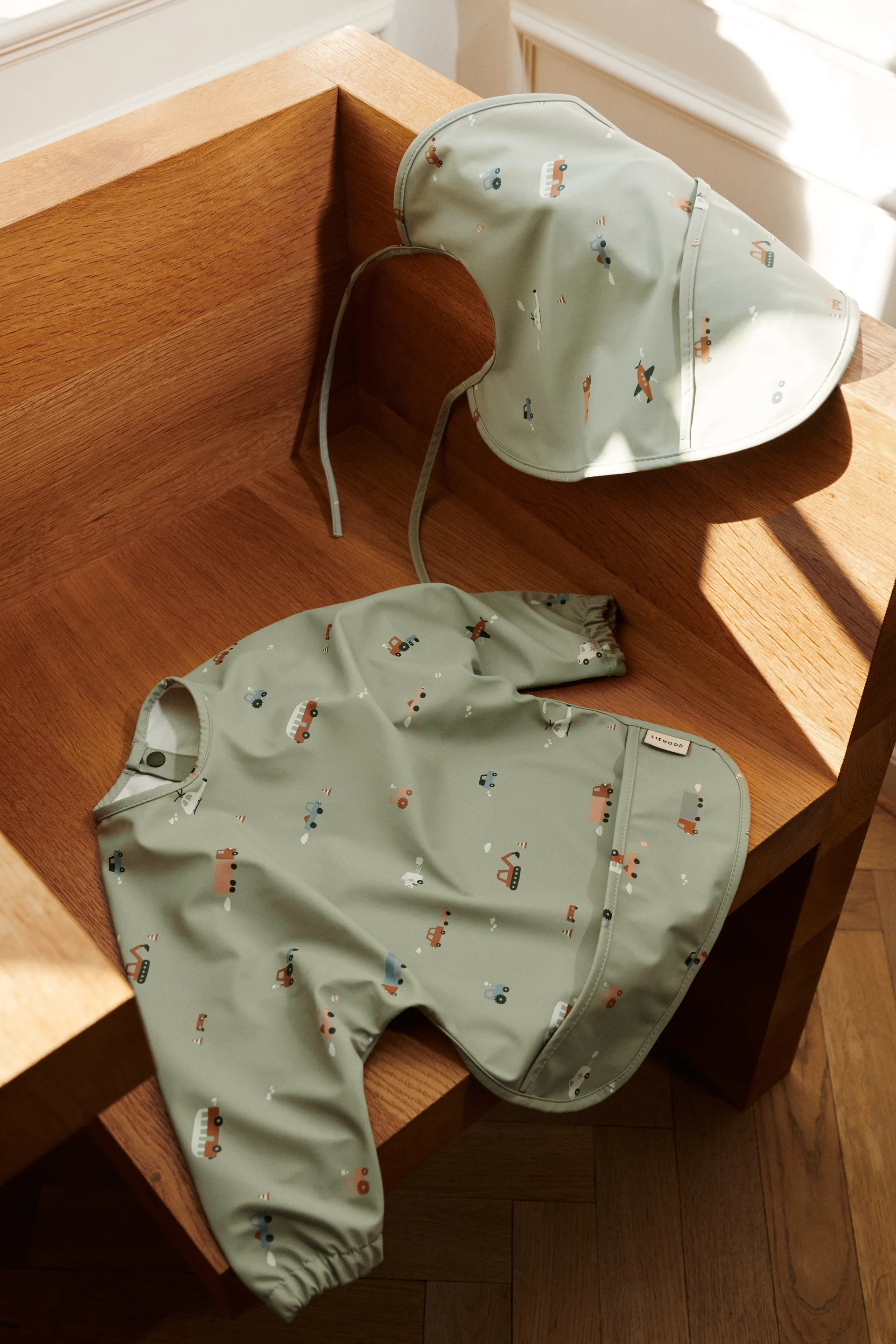 Merle σαλιάρα με μανίκι, Vehicles-dove blue mix Liewood