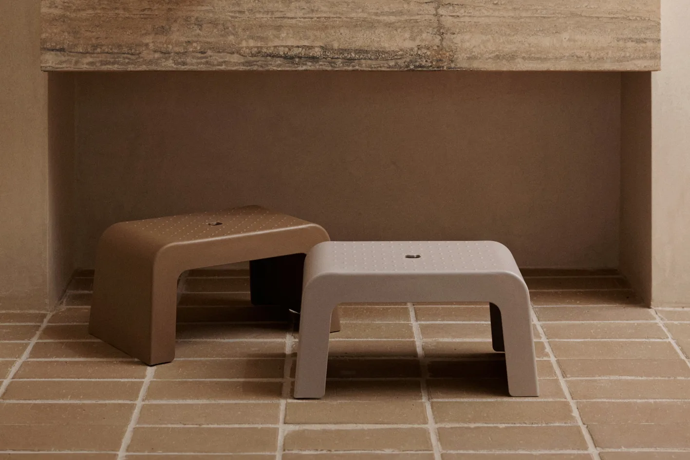 Ulla σκαμπό, Sandy Liewood