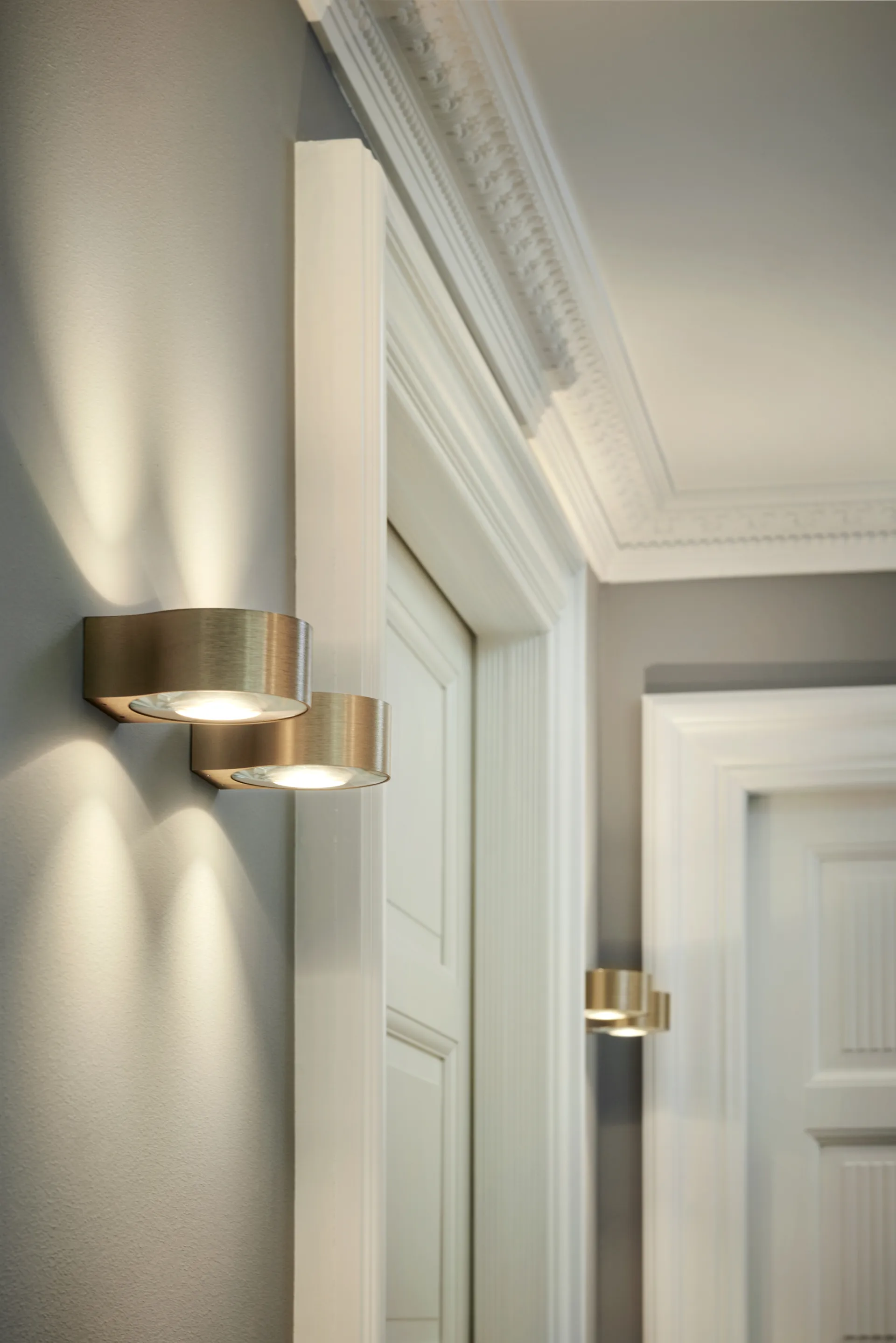 Orbit απλίκα τοίχου W2 2700K, Brass Light-Point