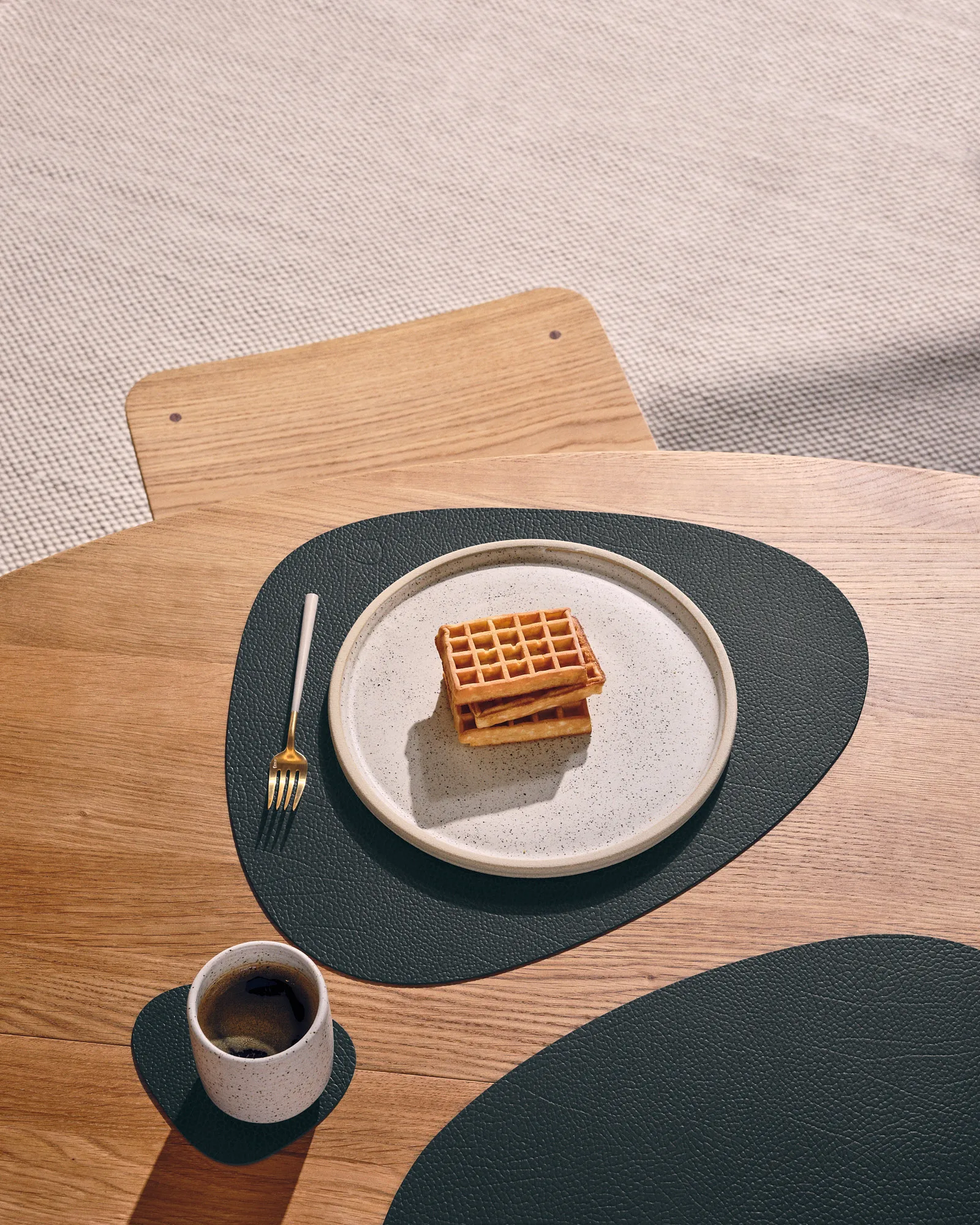 Bull σουπλά καμπύλο, μαύρο LIND DNA