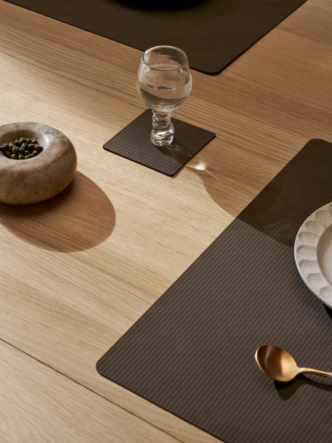 Corduroy σουβέρ square, Caviar LIND DNA